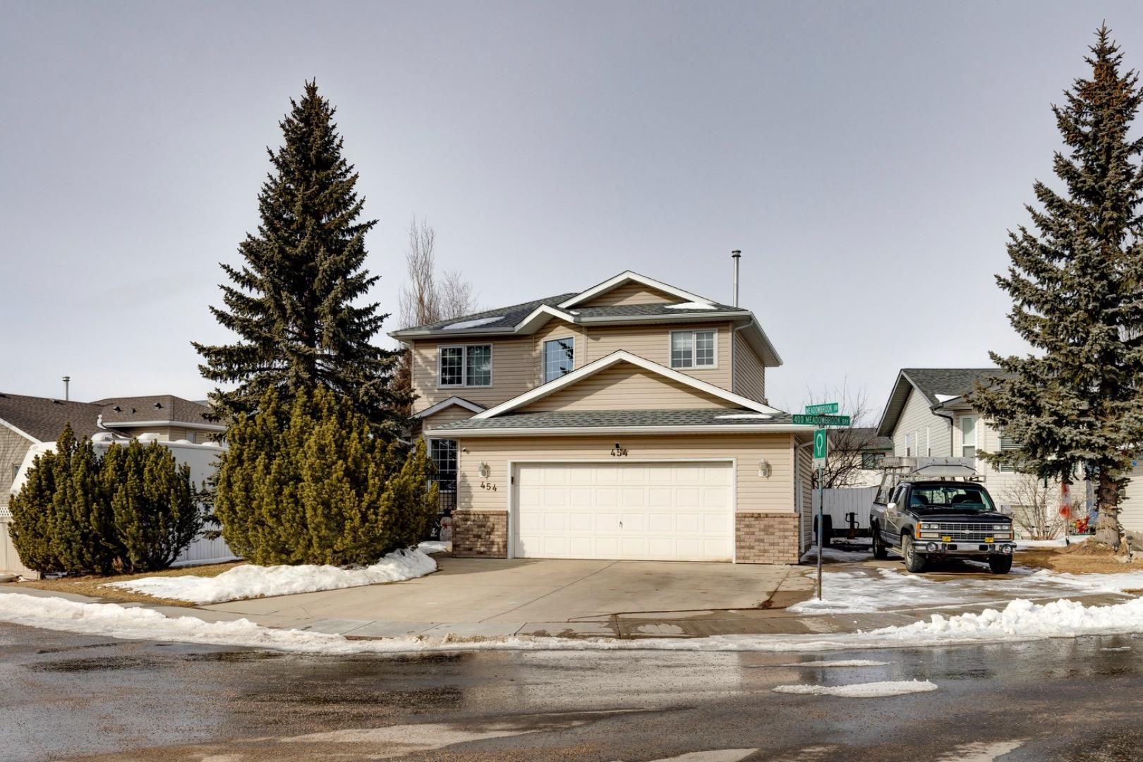 454 Meadowbrook Bay SE, Airdrie, Alberta T4A2B1 Sold History HouseSigma