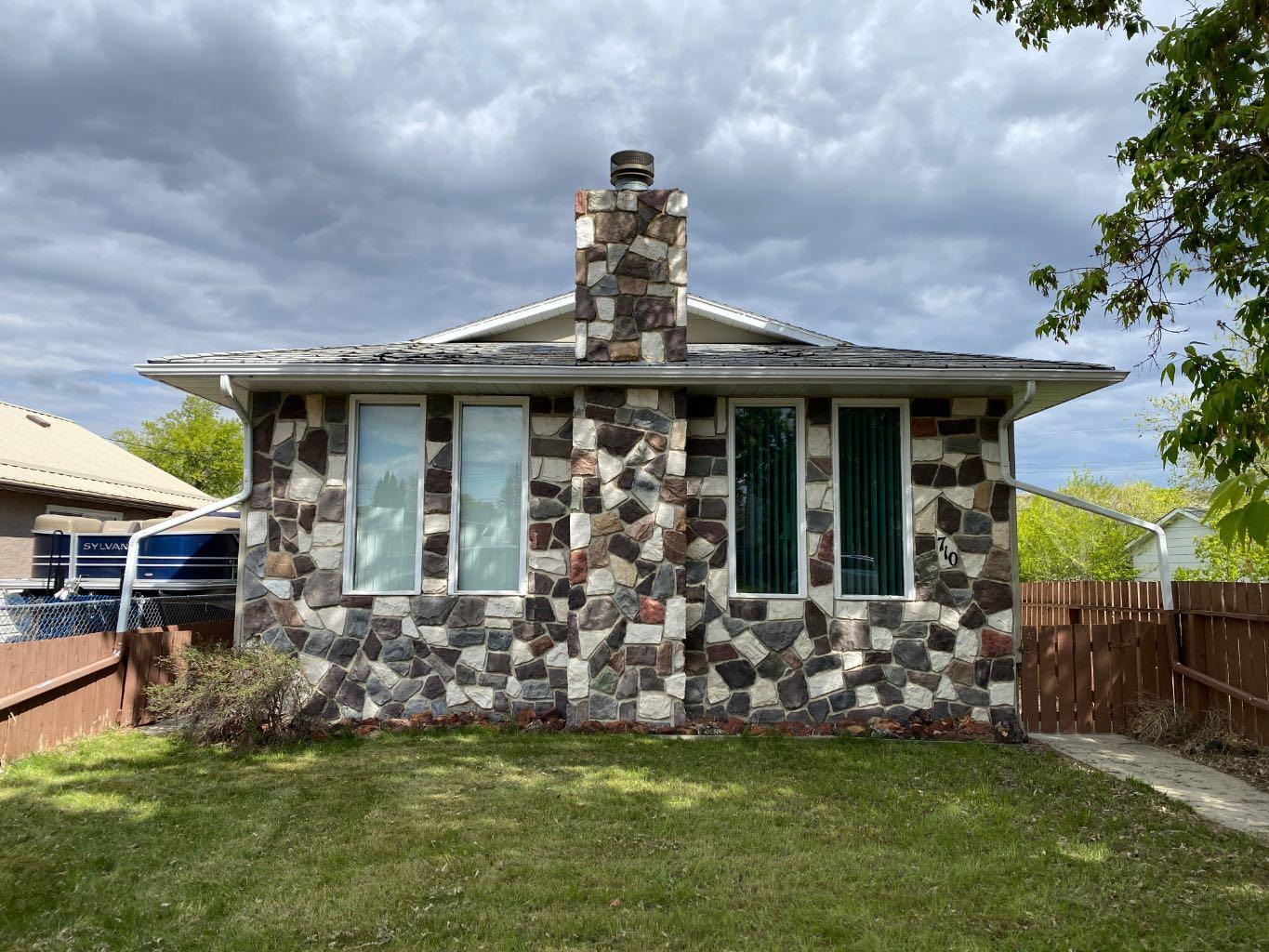 710 2 Street SW, Drumheller, Alberta T0J0Y4 For Sale HouseSigma