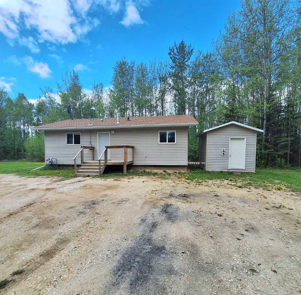 2730 Two Mile Cres, Calling Lake, Alberta T0G0K0 For Sale HouseSigma