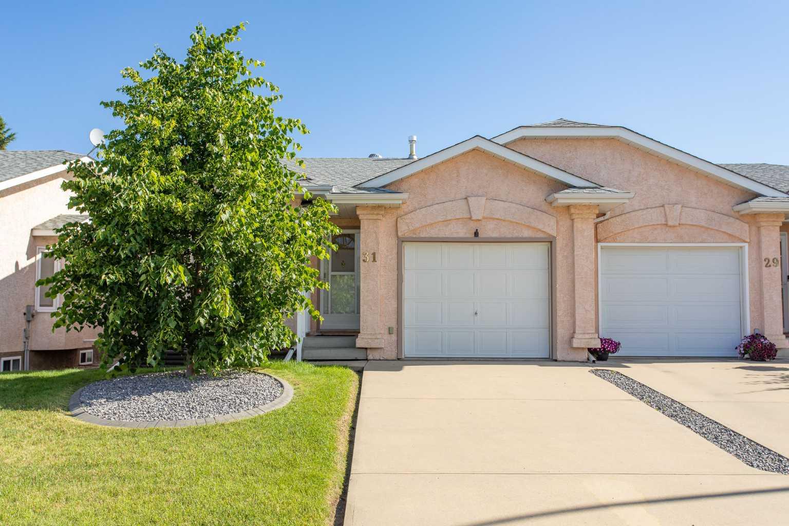 31 Liberty Close, Alberta T4L1P3 For Sale HouseSigma