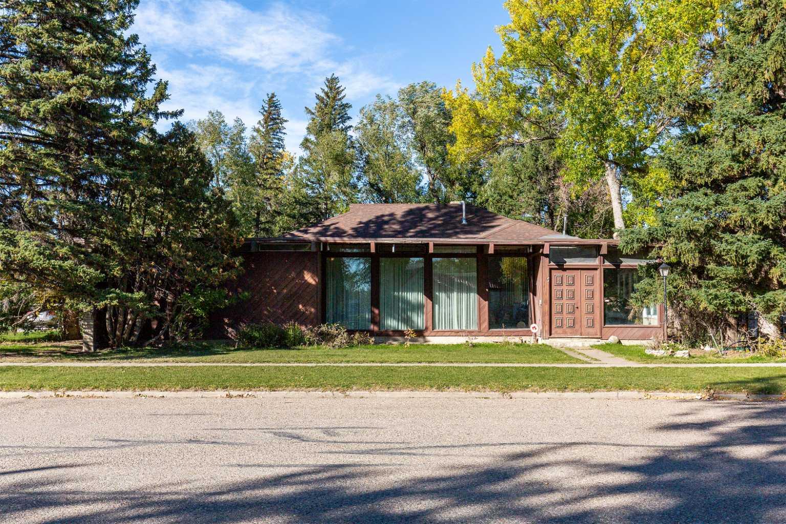 83 W 1 Ave N, Magrath, Alberta T0K1J0 For Sale HouseSigma