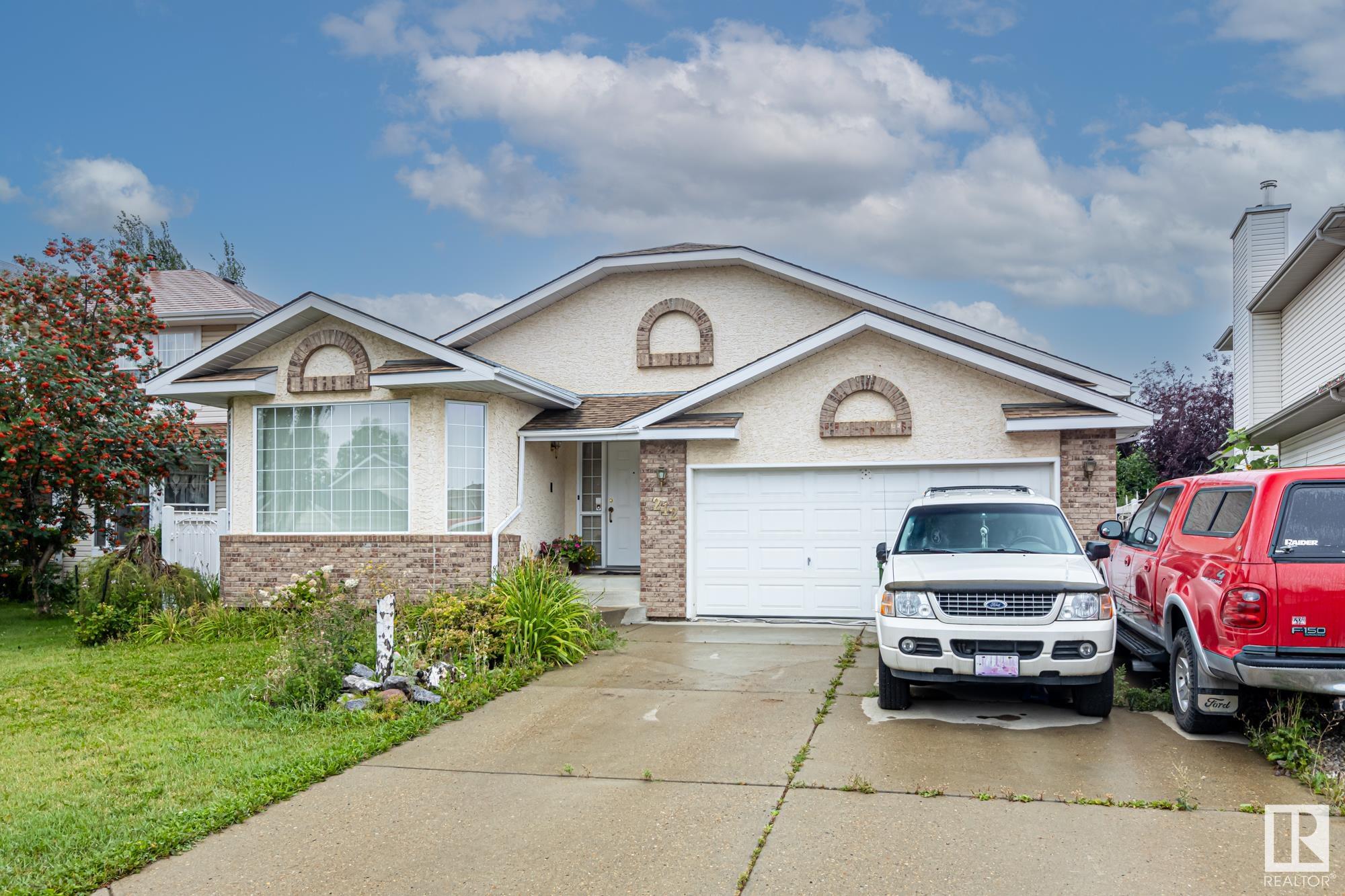 212 PETER Close NW, Edmonton, Alberta T5T5Y5 For Sale HouseSigma