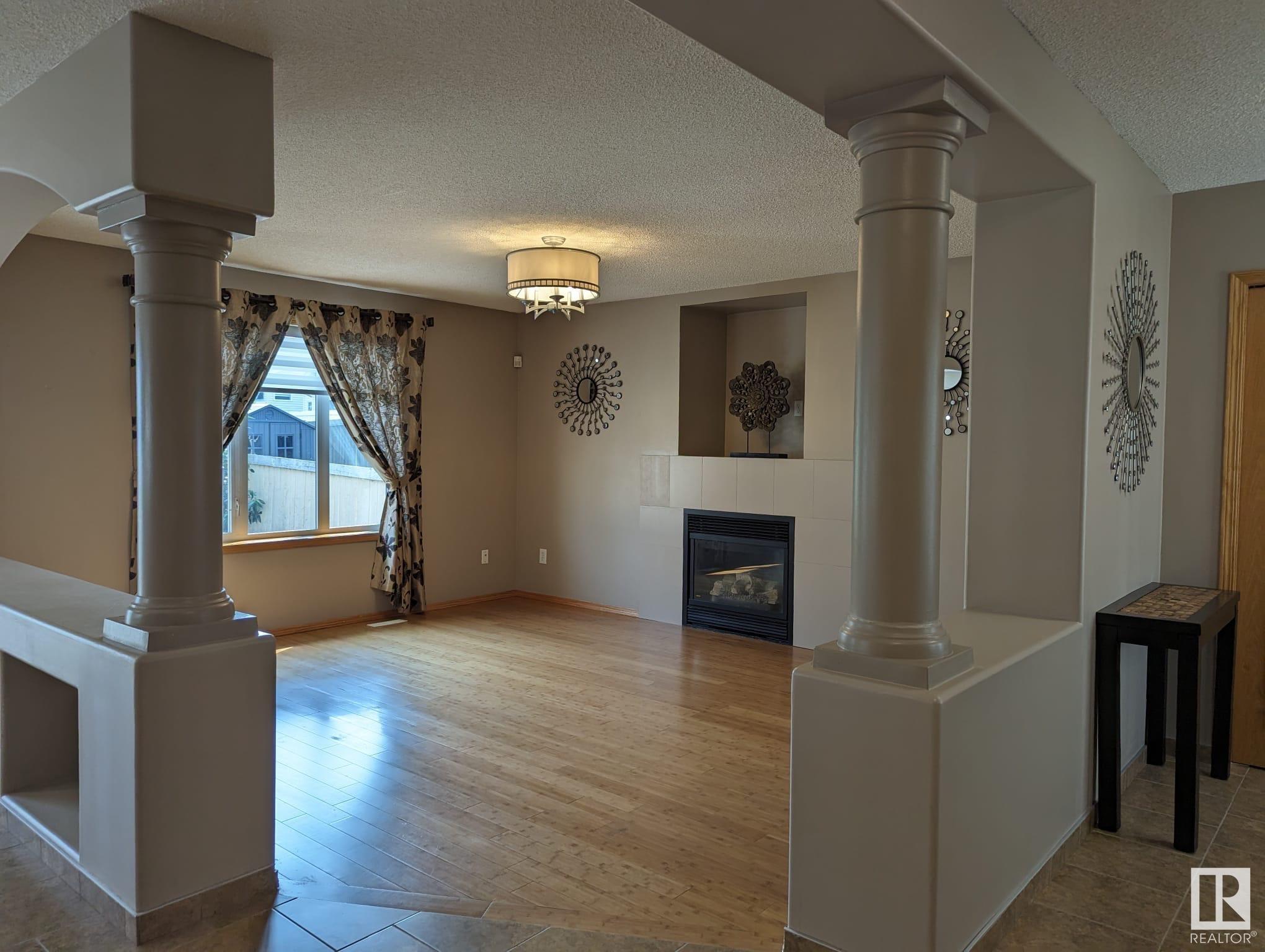 515 klarvatten Lake Wynd NW, Edmonton, Alberta T5Z3E4 For Sale HouseSigma