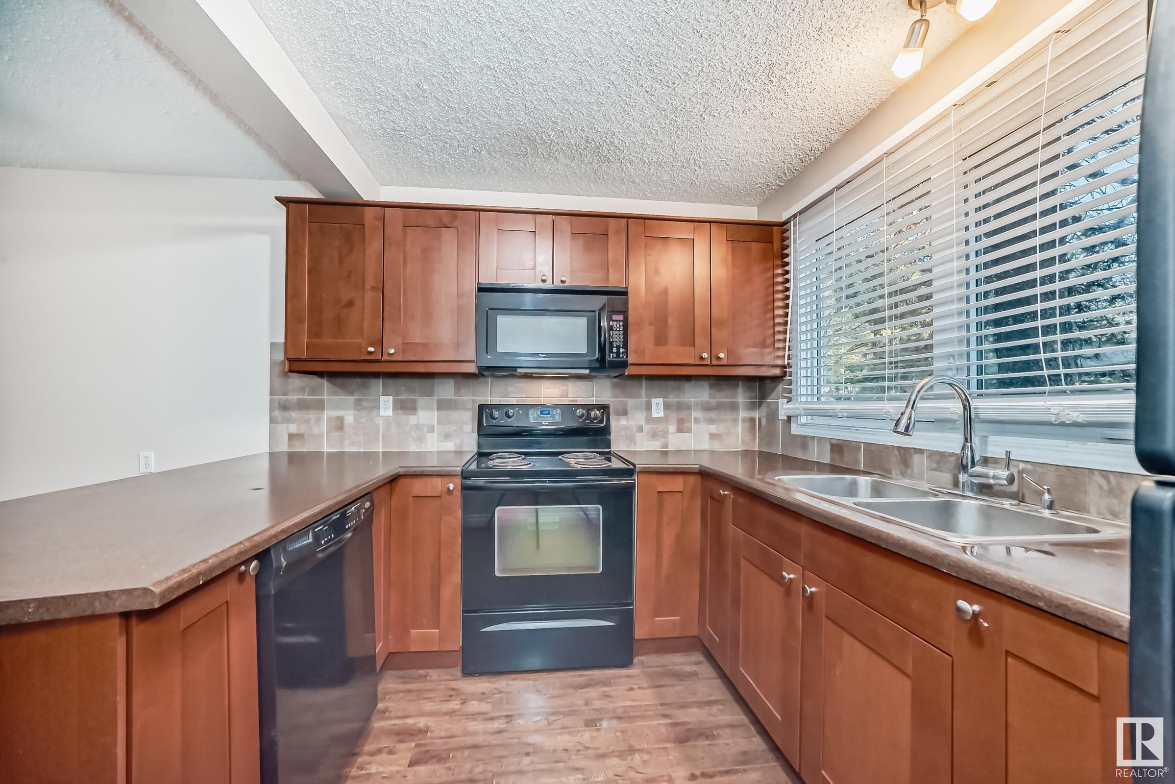 13 AKINSDALE Gardens, St. Albert, Alberta T8N2W8 For Sale HouseSigma