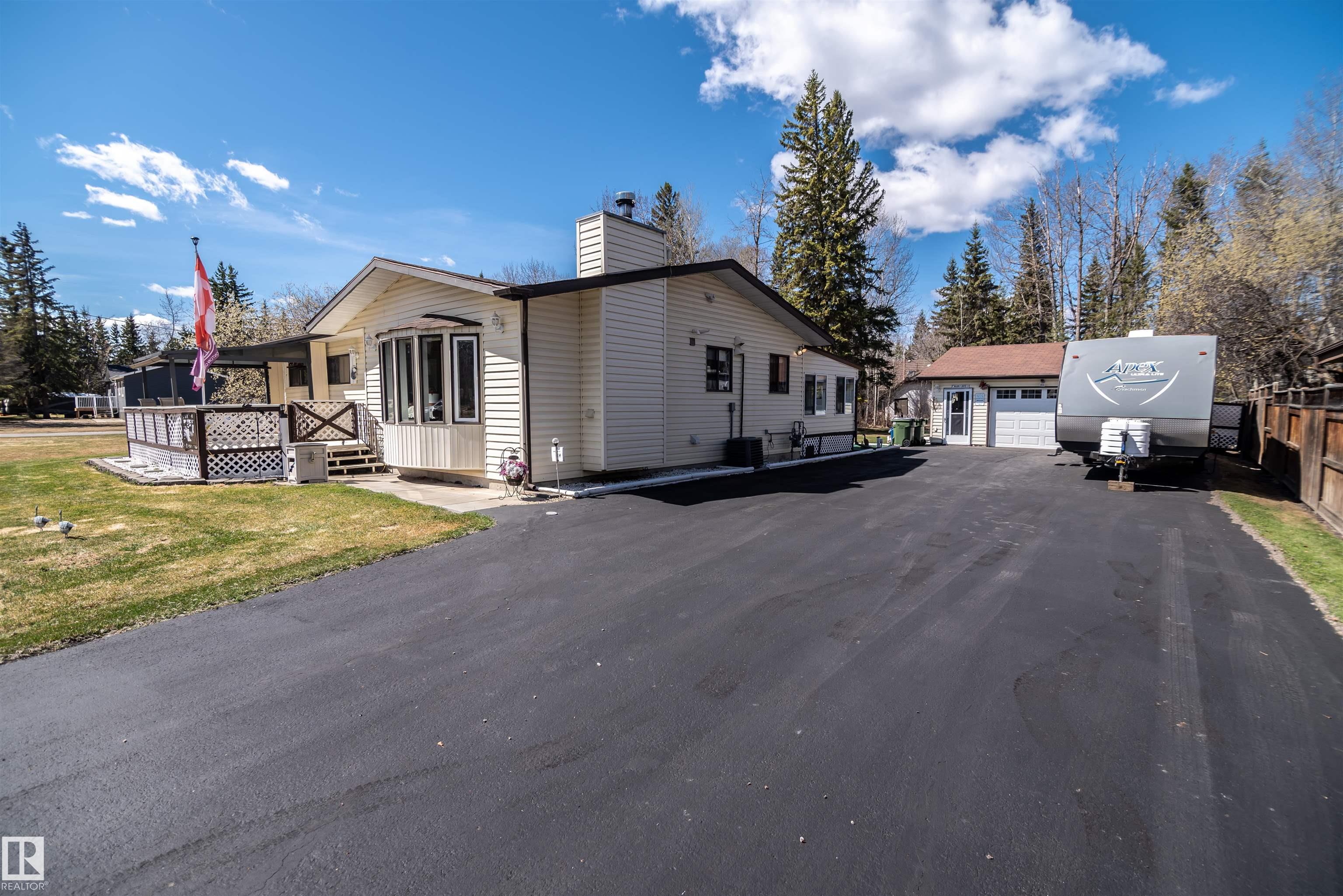 4828 48 Street, Rural Lac Ste. Anne County, Alberta T0E0A0 For