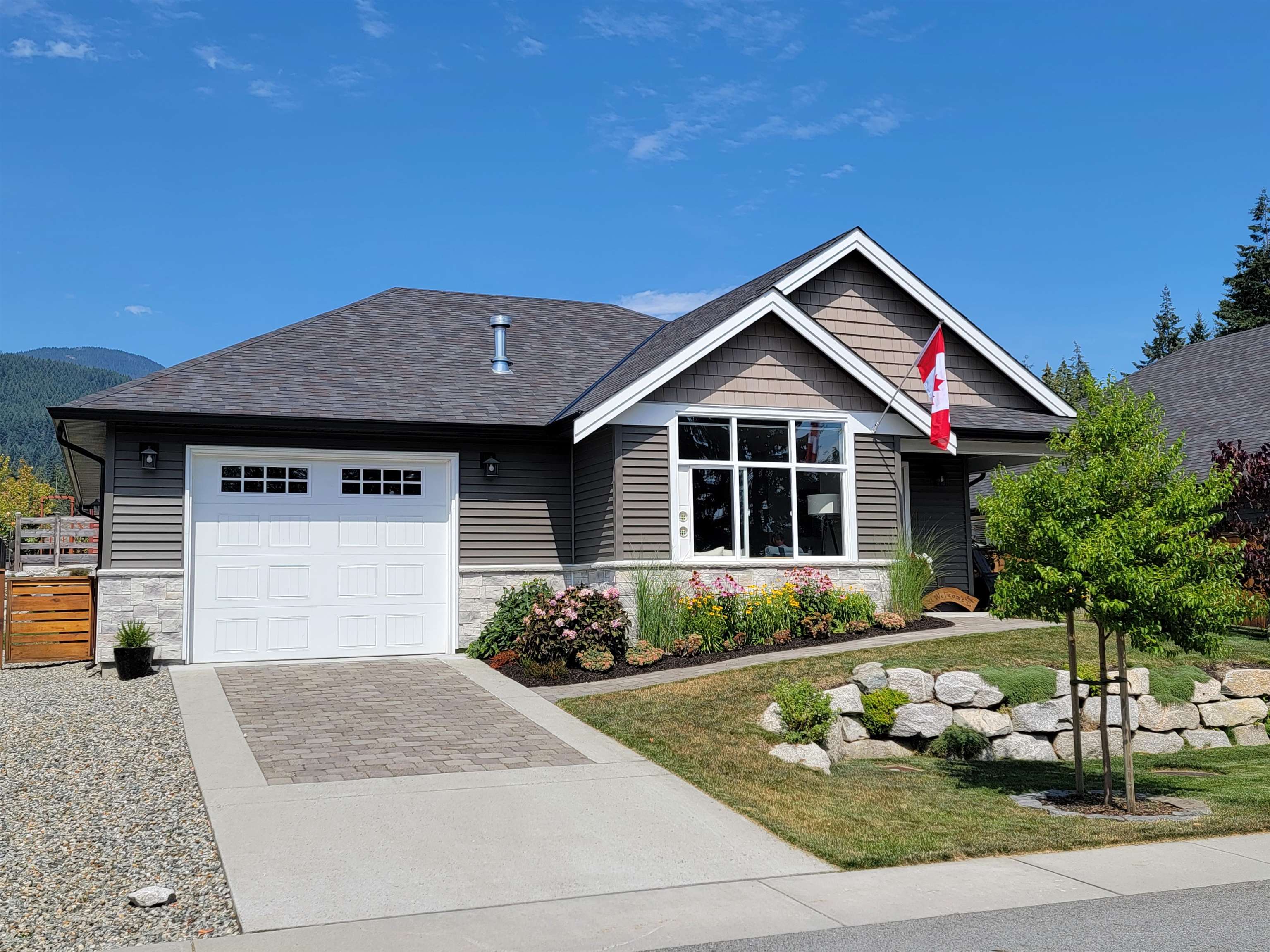 1028 GODDARD ROAD, Gibsons, BC House/Single Family Sold price