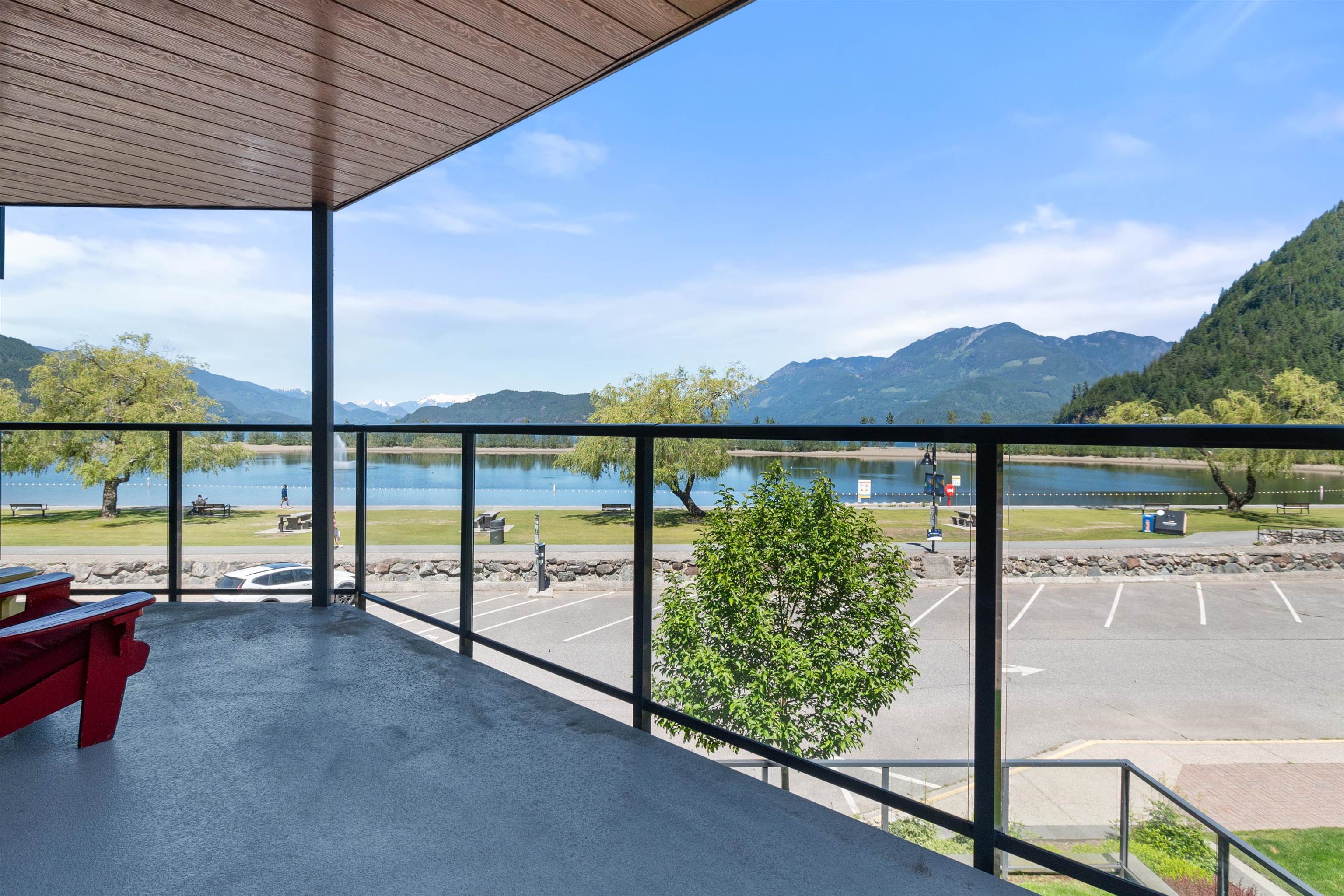 213 378 ESPLANADE AVENUE, Harrison Hot Springs, British Columbia