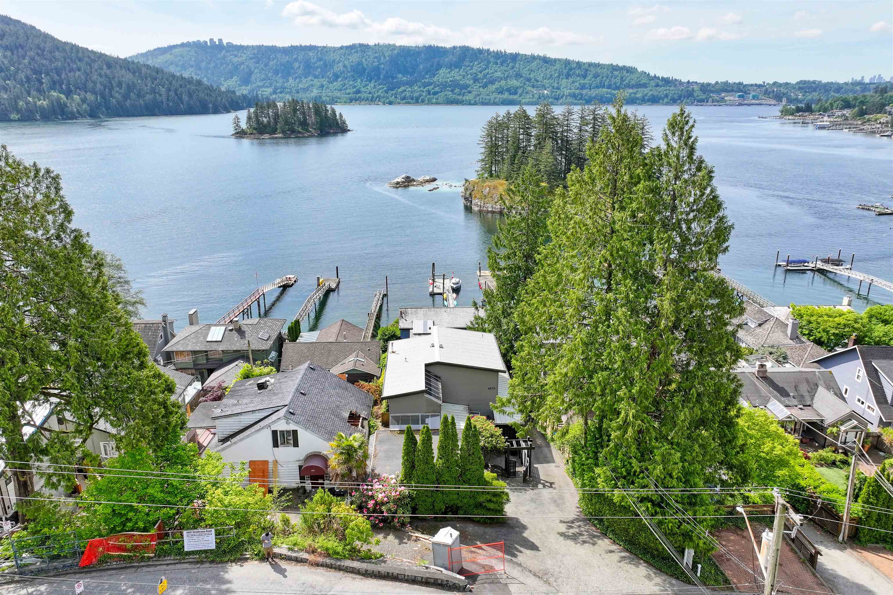 4675 STRATHCONA ROAD, North Vancouver, British Columbia V7G1G7 For Sale