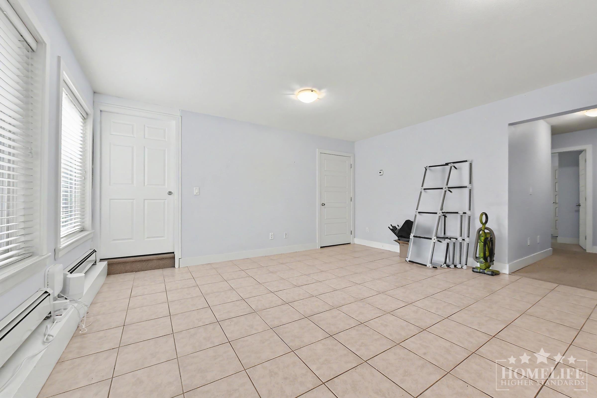 Unit Basement - 6125 148 Street, Surrey 4