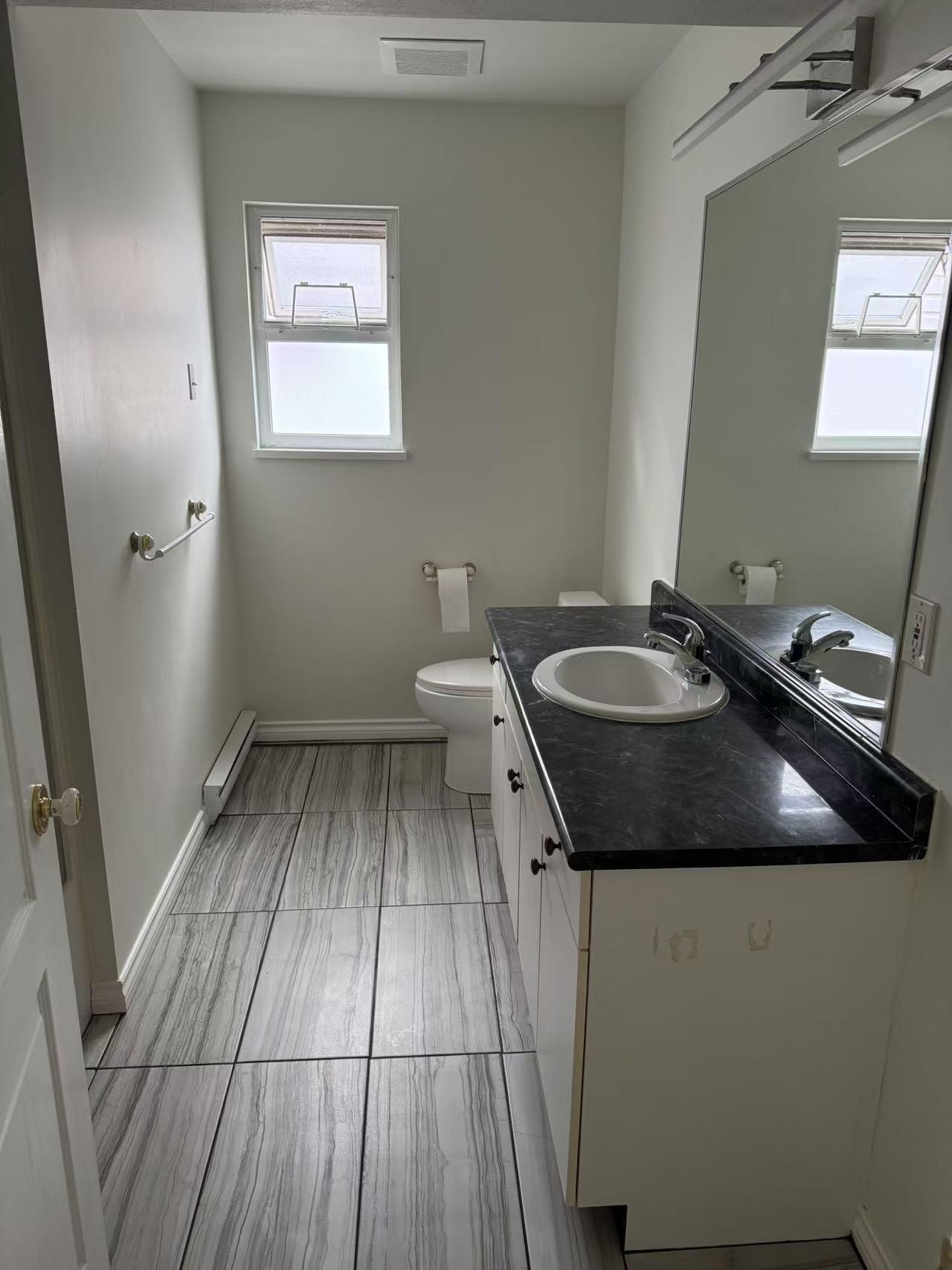 21xx-Ground level Fraser Avenue, Coquitlam 4
