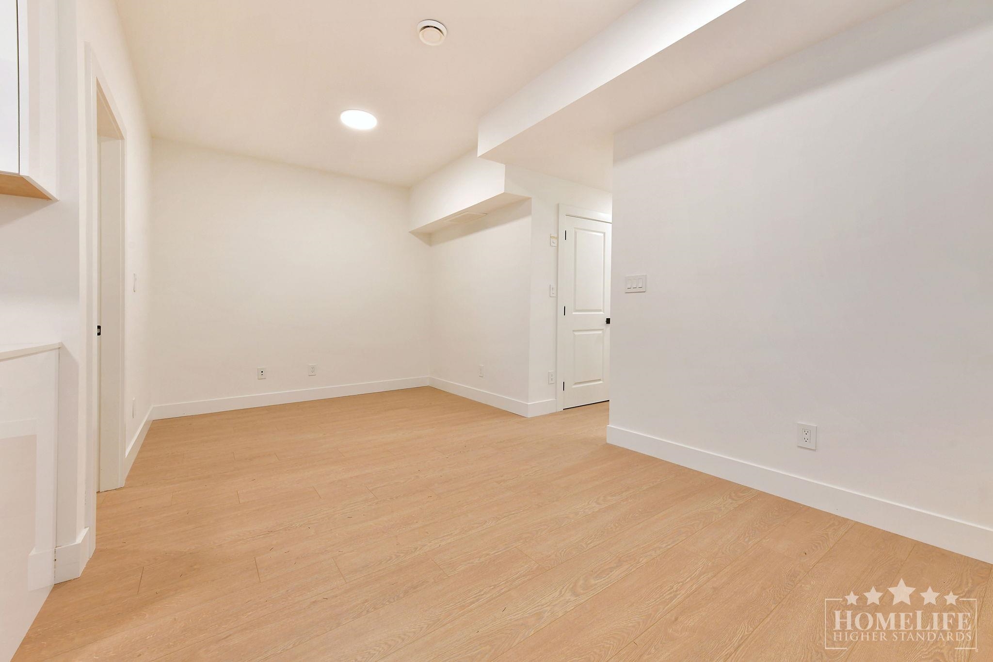 Unit Basement - 16678 16 Avenue, Surrey 5
