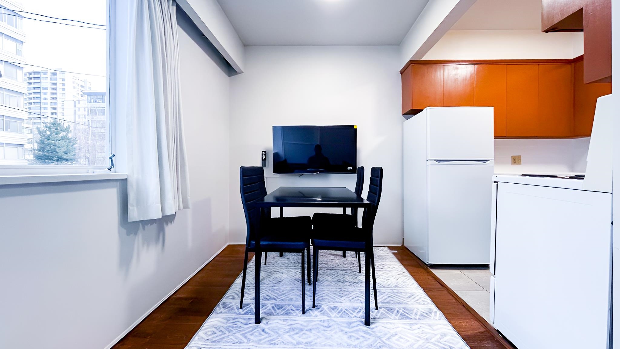 Unit 109 - 1925 Nelsonstreet, Vancouver 3