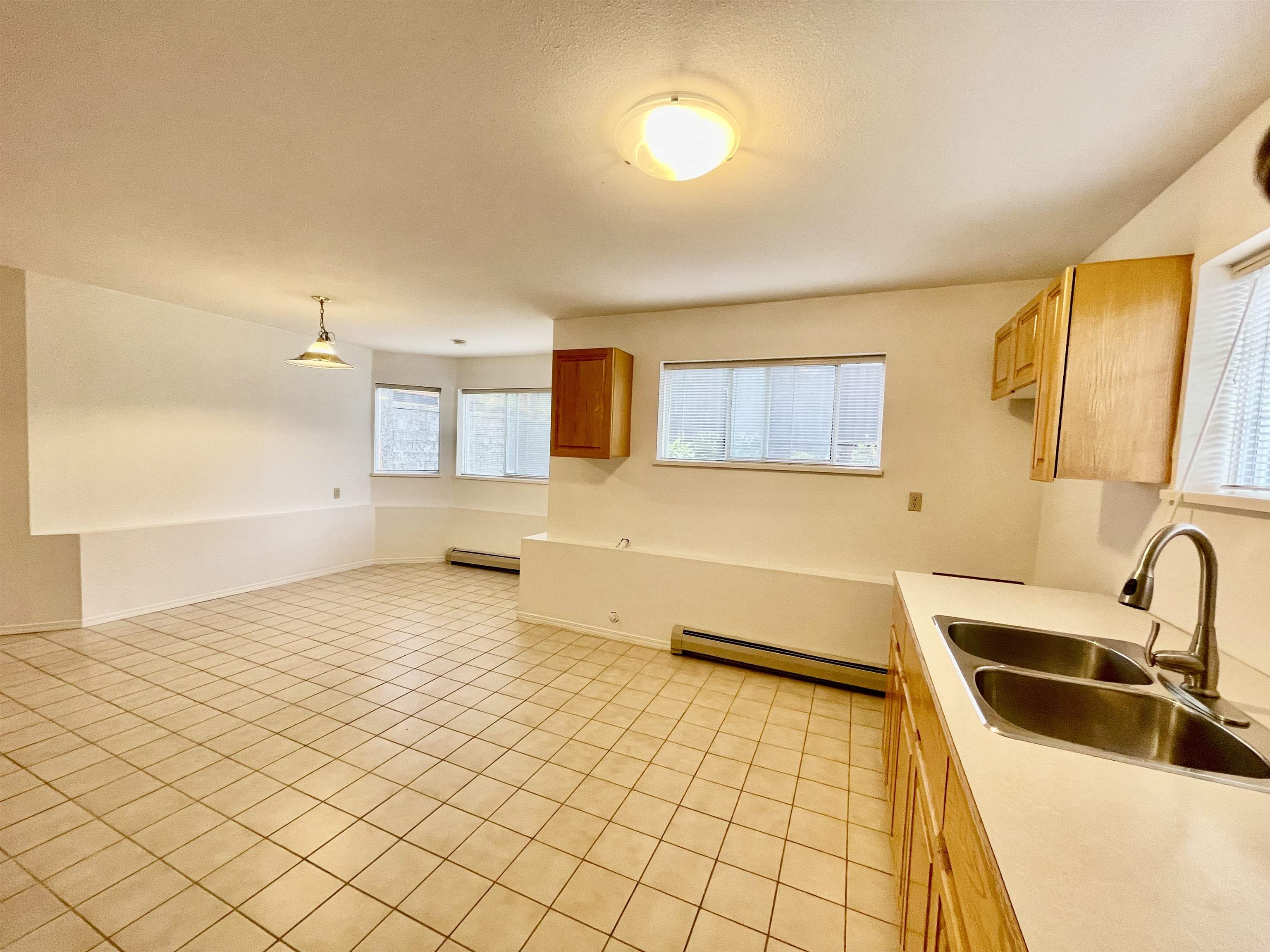 Unit lower level - 1073x Walnut Close, Surrey 5