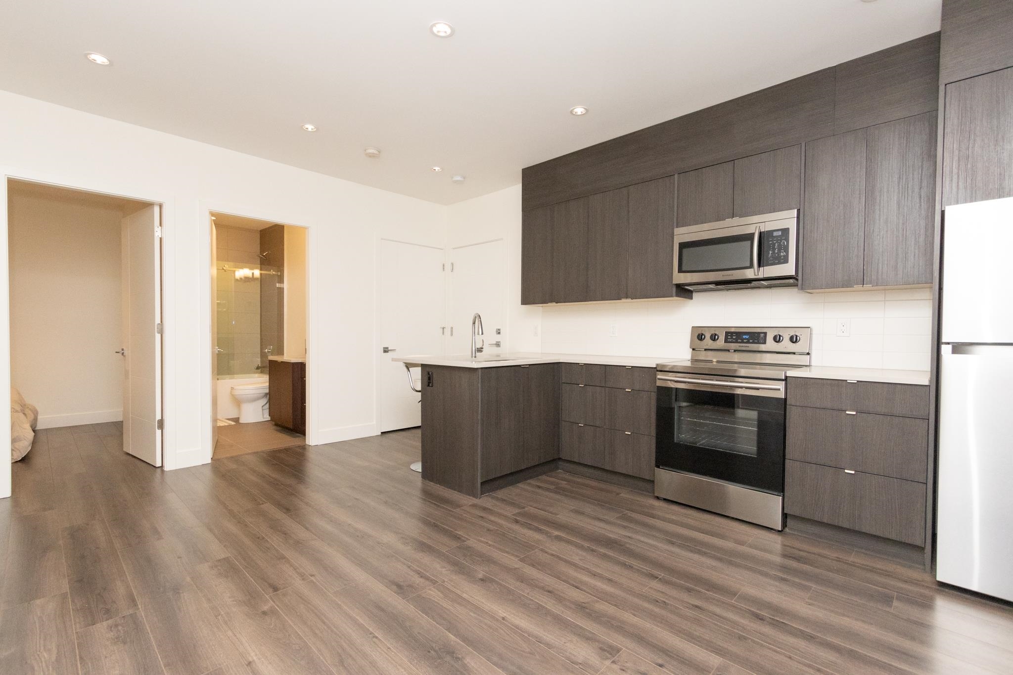Unit Suite - 7230 Kitchener Street, Burnaby 4