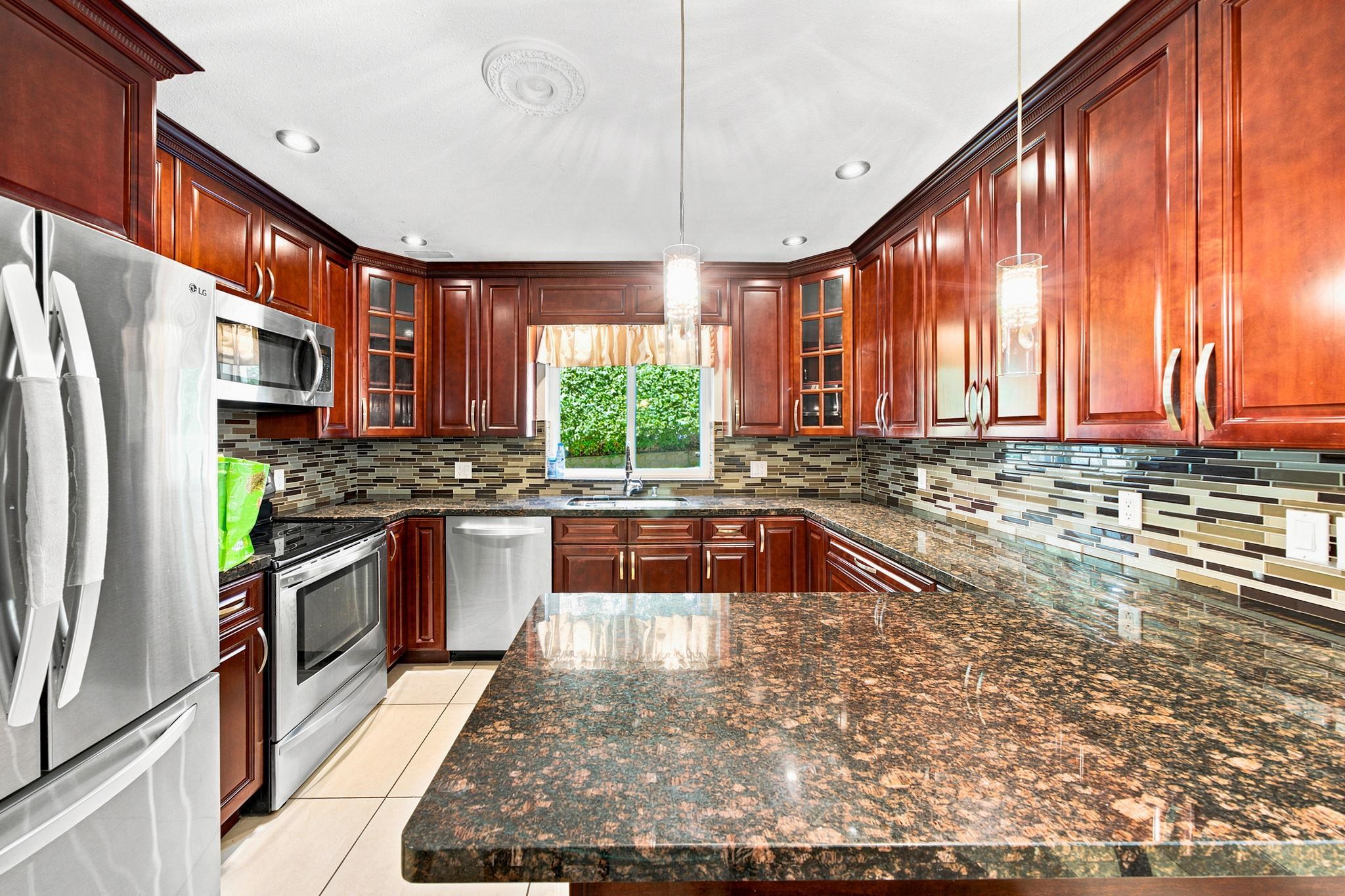 5553 Nancy Greene Way, North Vancouver 4