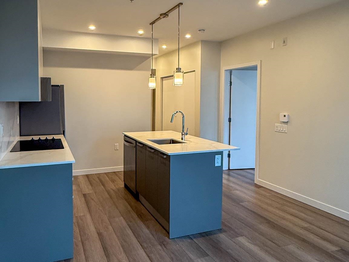 Unit 204 - 3588 Hull Street, Vancouver 5
