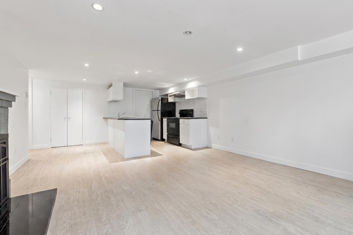 Unit Basement Suite - 2843 W 49th Ave, Vancouver 4