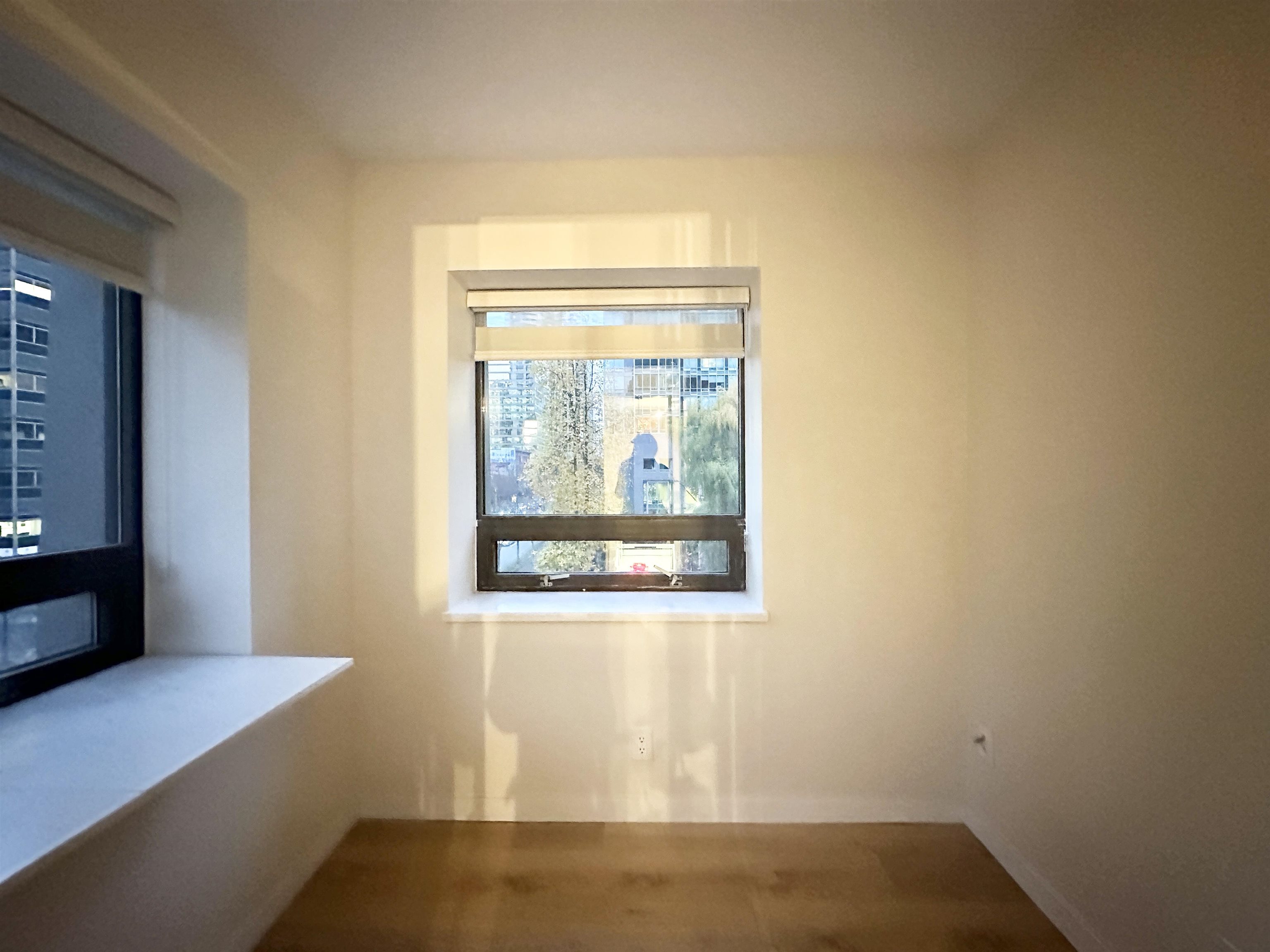 Unit 302 - 1331 Alberni Street, Vancouver 5