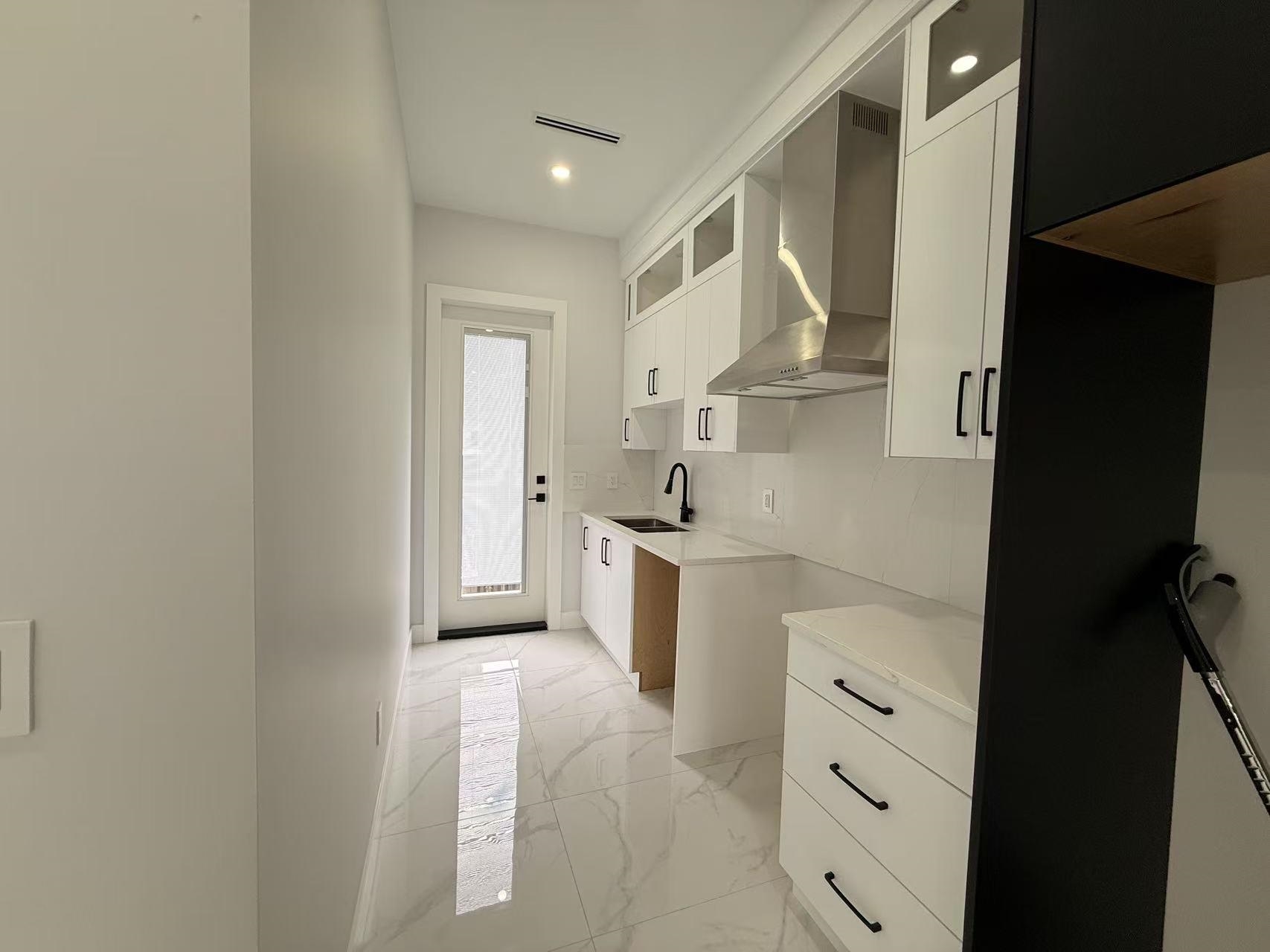 Unit 101 - 166xx 18a Avenue, Surrey 2