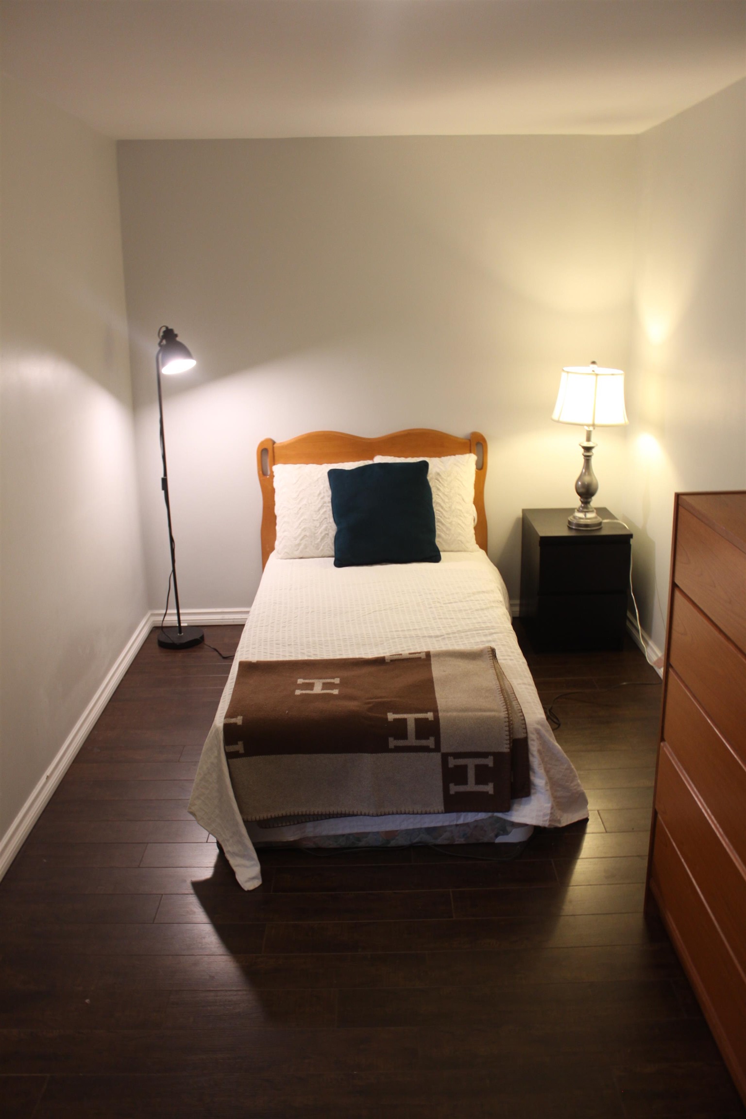 737 Robinson, Coquitlam 5