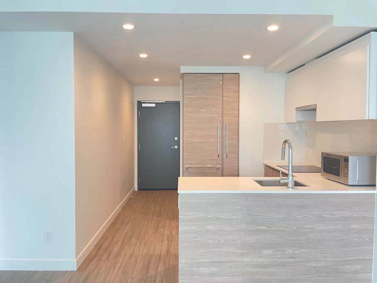 Unit 13XX - 13655 Fraser Hwy, Surrey 5