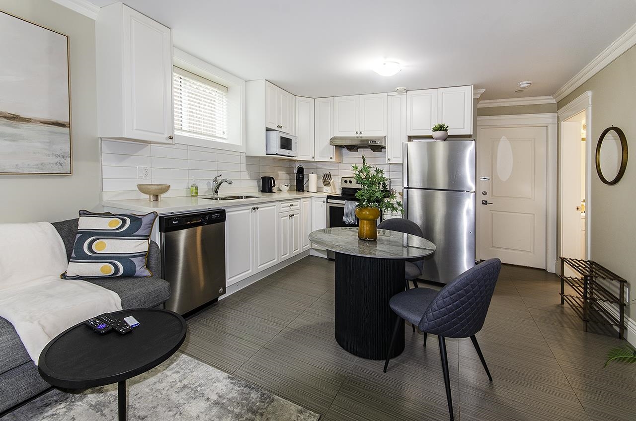 2129 46th Avenue E, Vancouver 2
