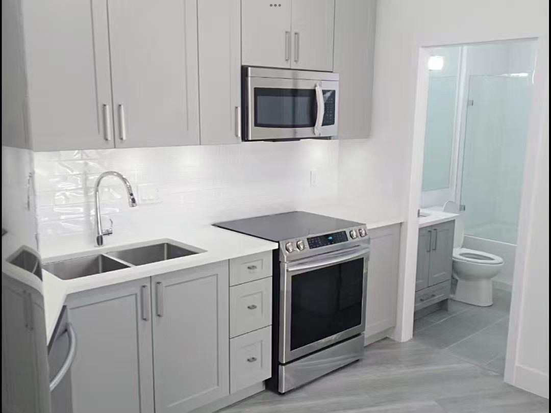 Unit 5xx - 9689 140 Street, Surrey 5