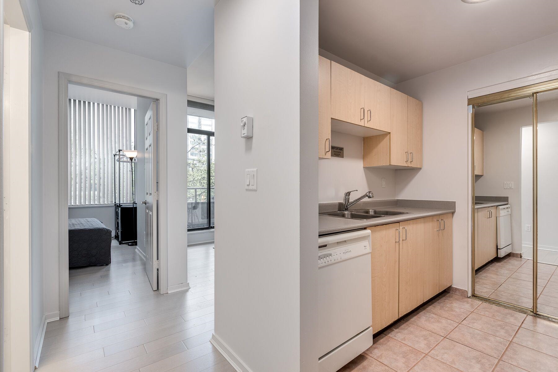Unit 201 - 1010 Howe Street, Vancouver 5