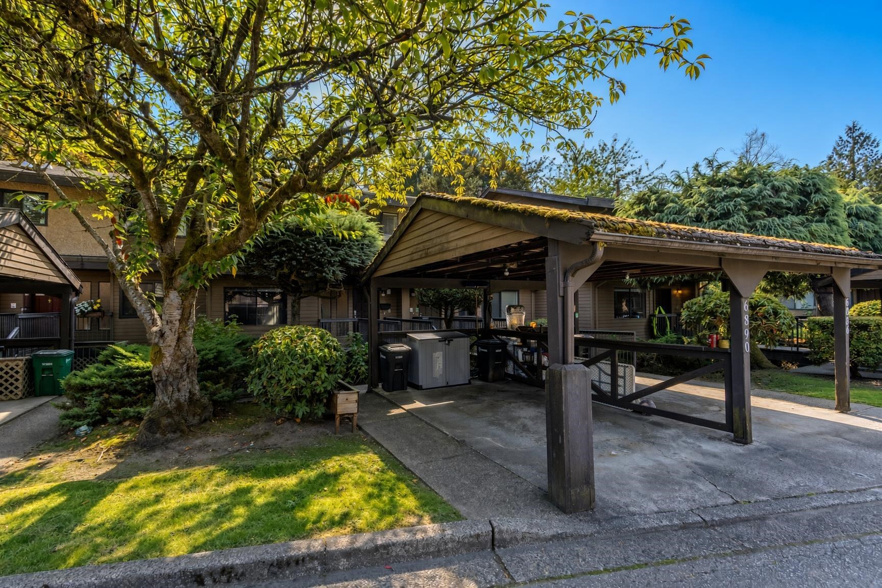 6890 Beechcliffe Drive, Burnaby 2