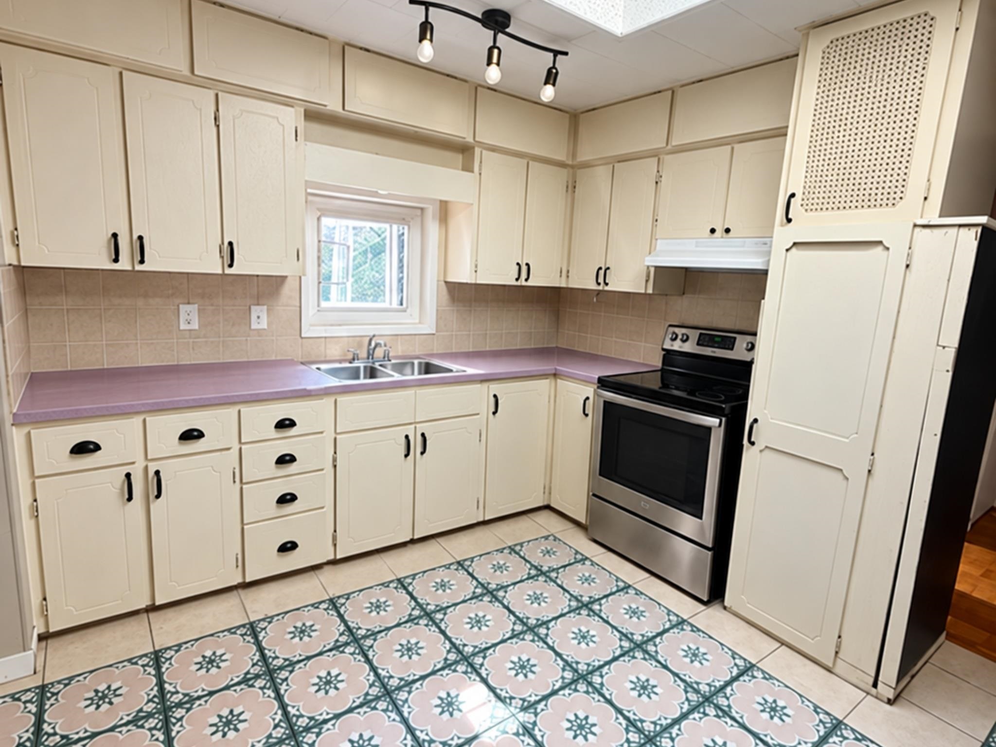 46612 Maple Avenue, Chilliwack 3