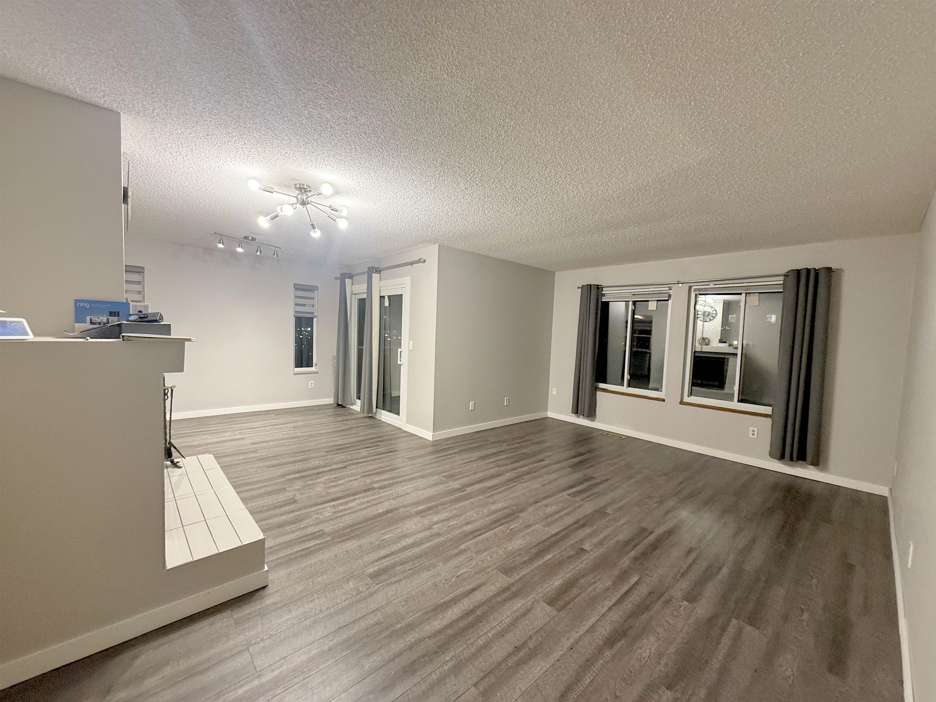 Unit Up - 2217 Hillside Avenue, Coquitlam 3