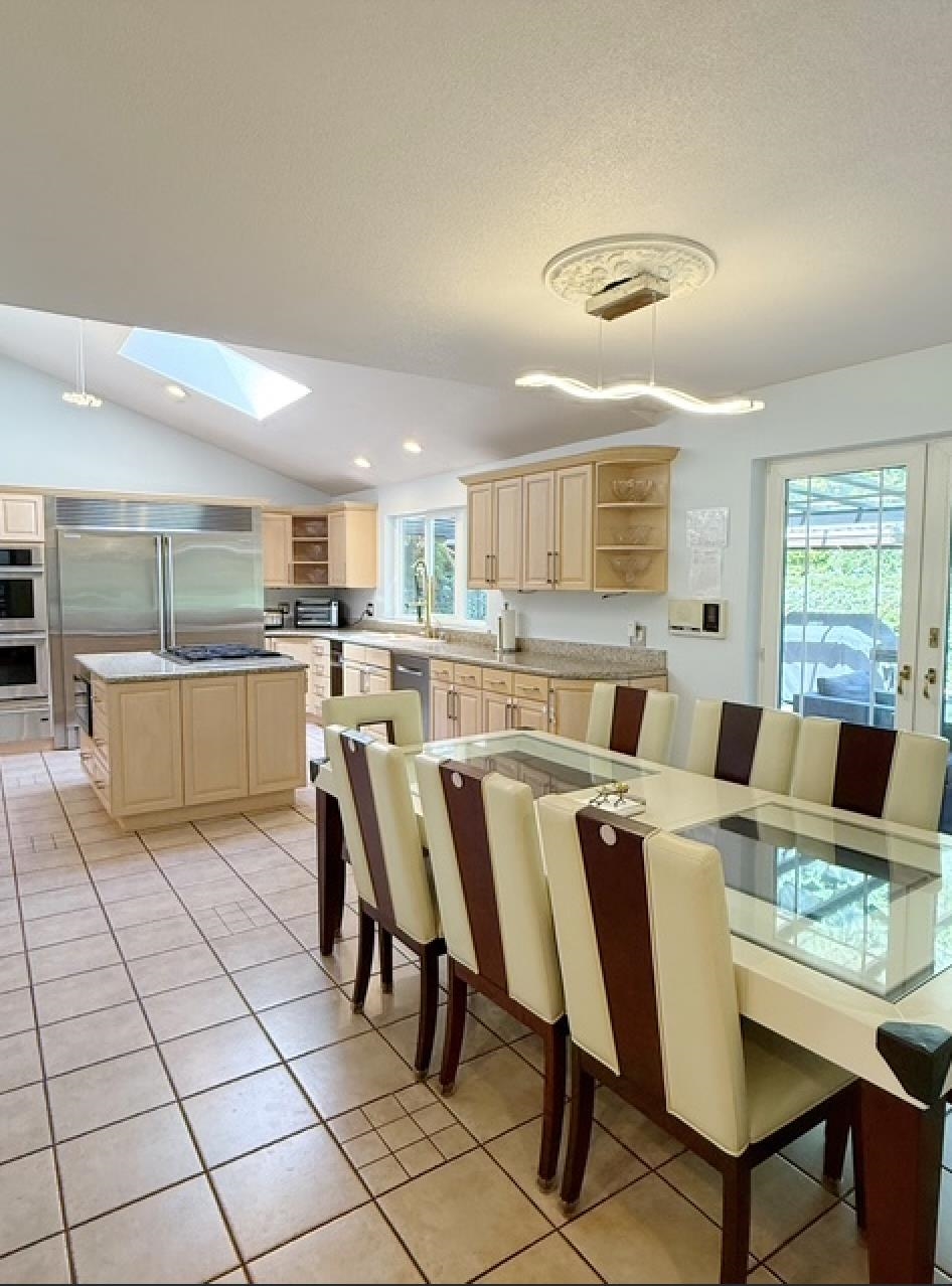 4501A Woodgreen Drive, West Vancouver 3