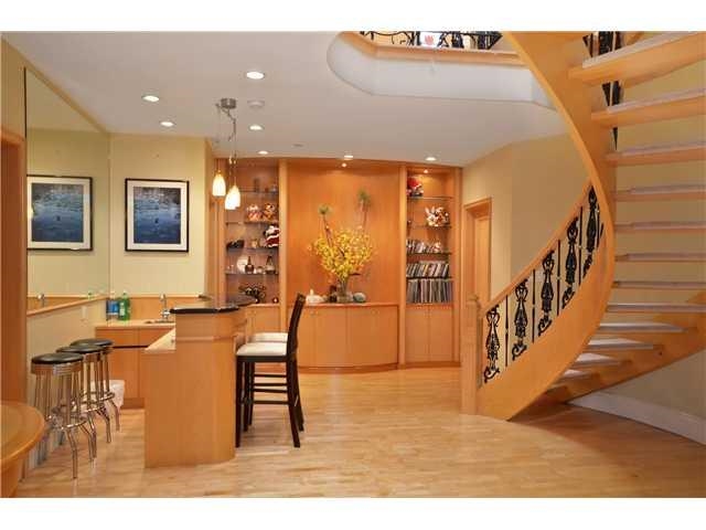 2208 34th Avenue W, Vancouver 2