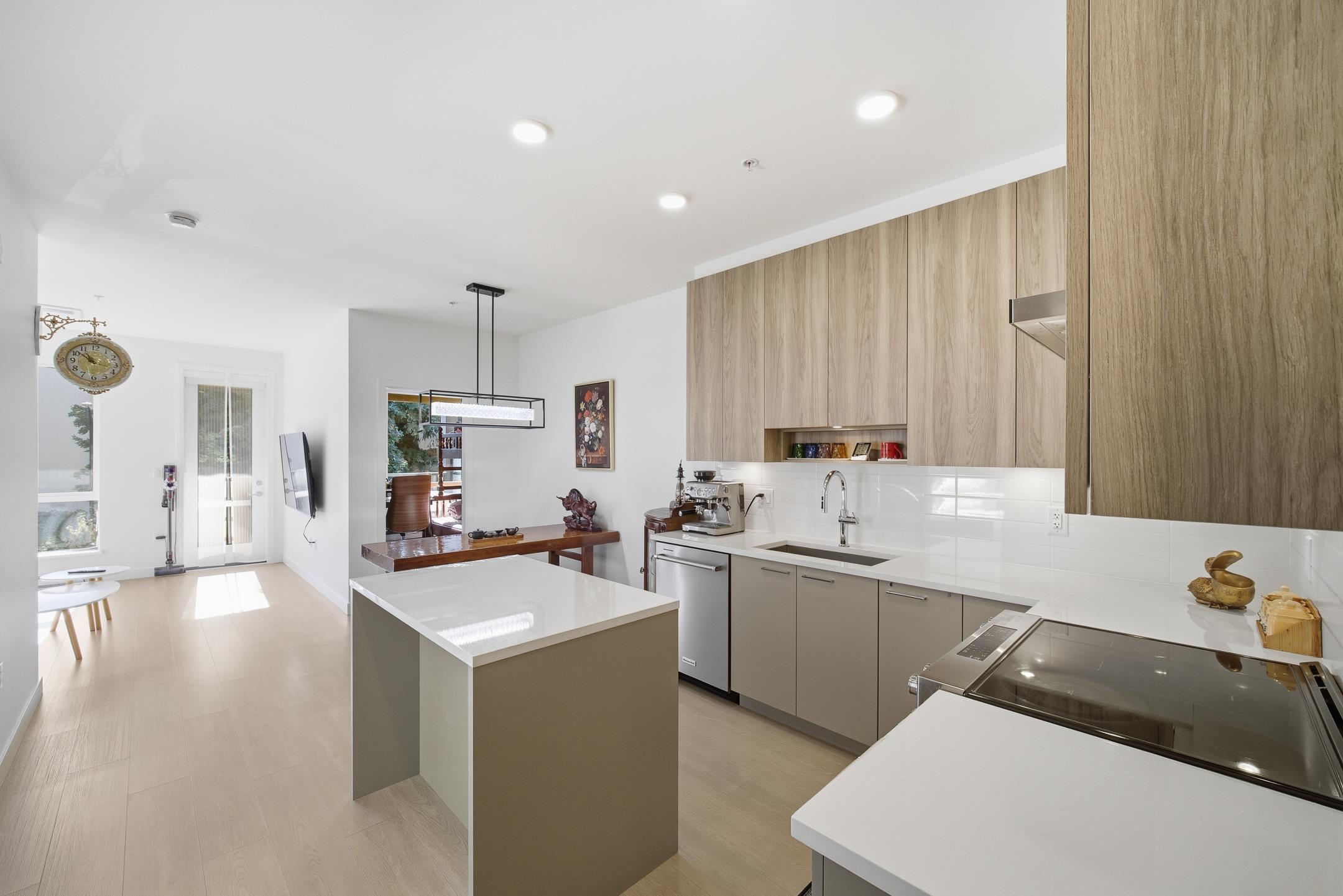 Unit 3xx - 7588 16th Street, Burnaby 4