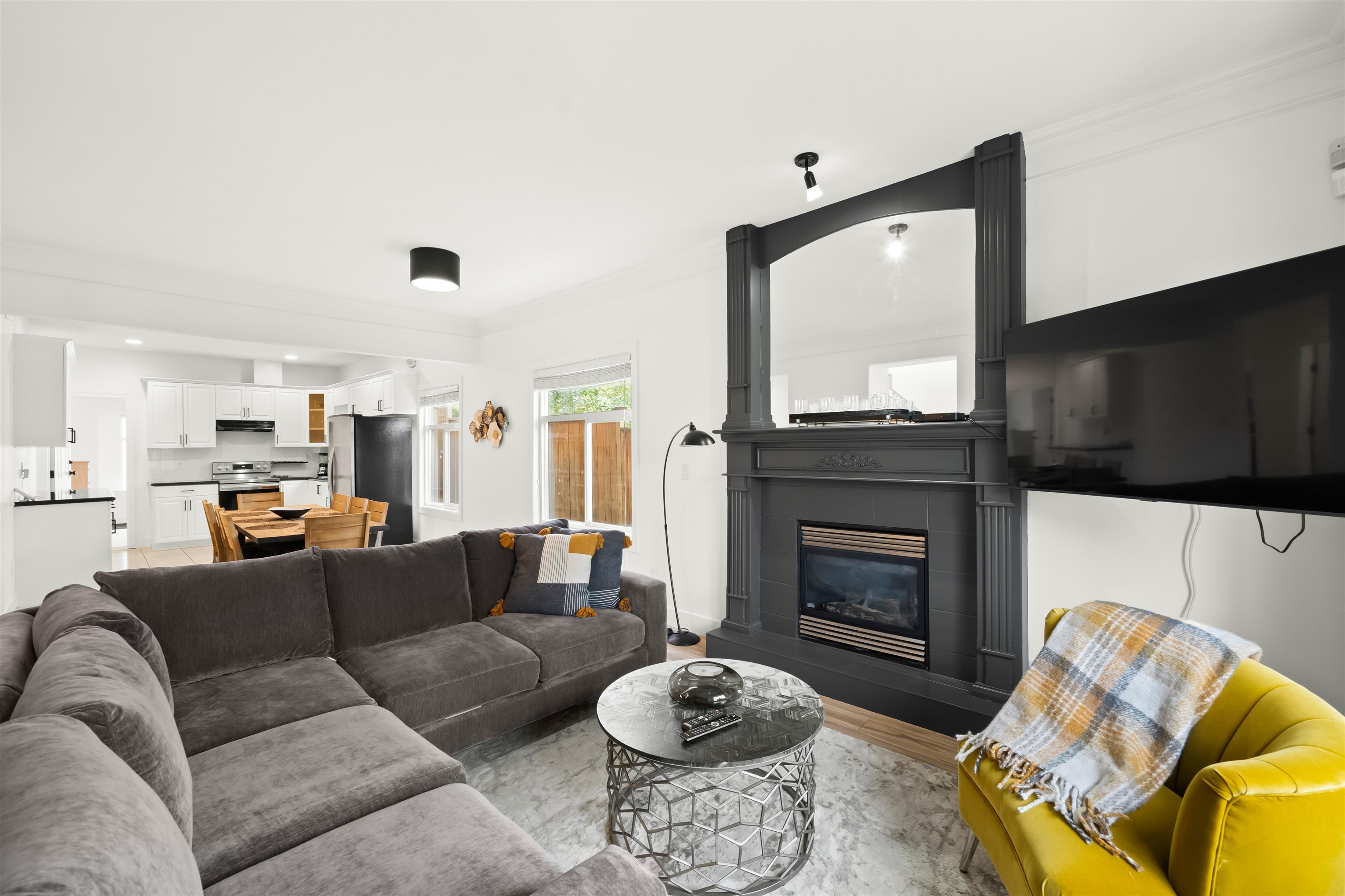 4086 Dominion Street, Burnaby 3