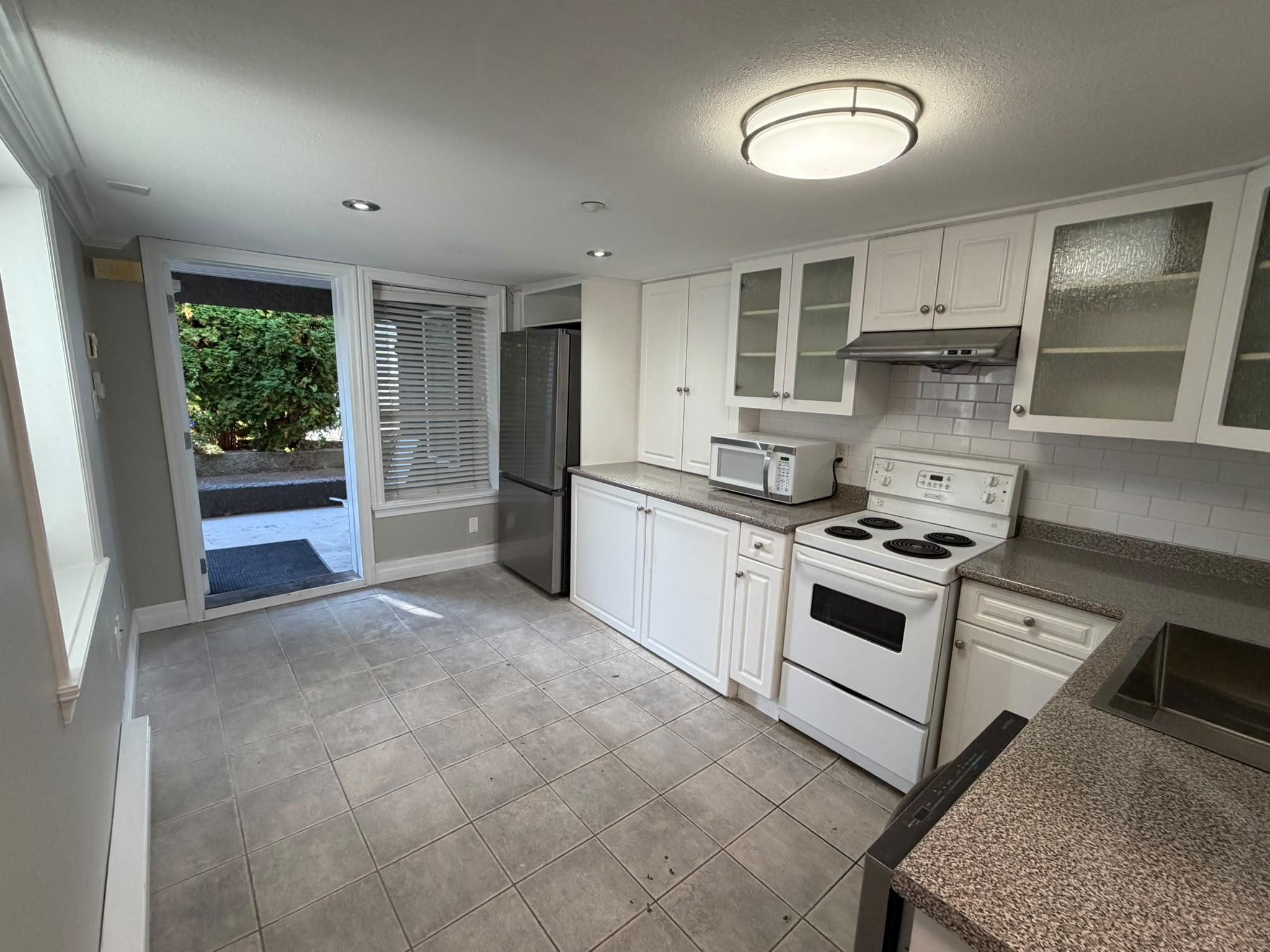 4585 Commercial Street, Vancouver 5