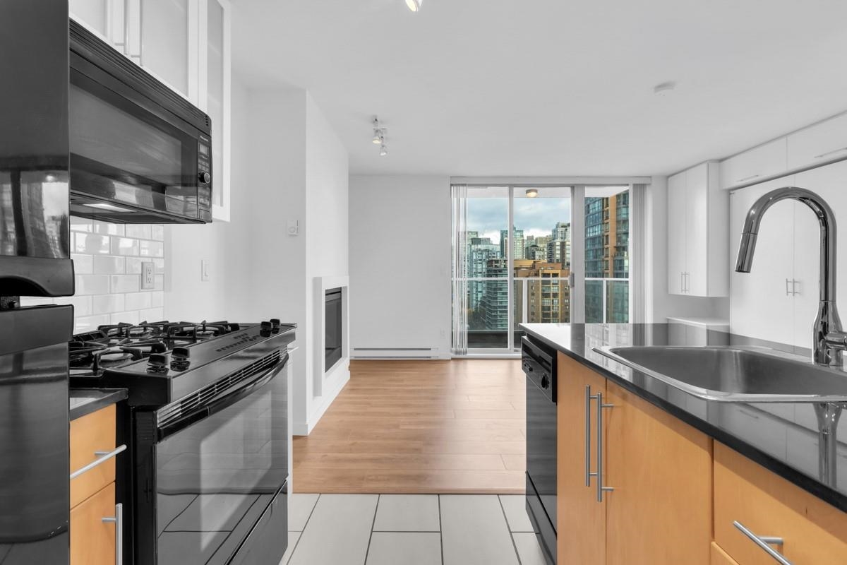 Unit 1703 - 1225 Richards Street, Vancouver 4
