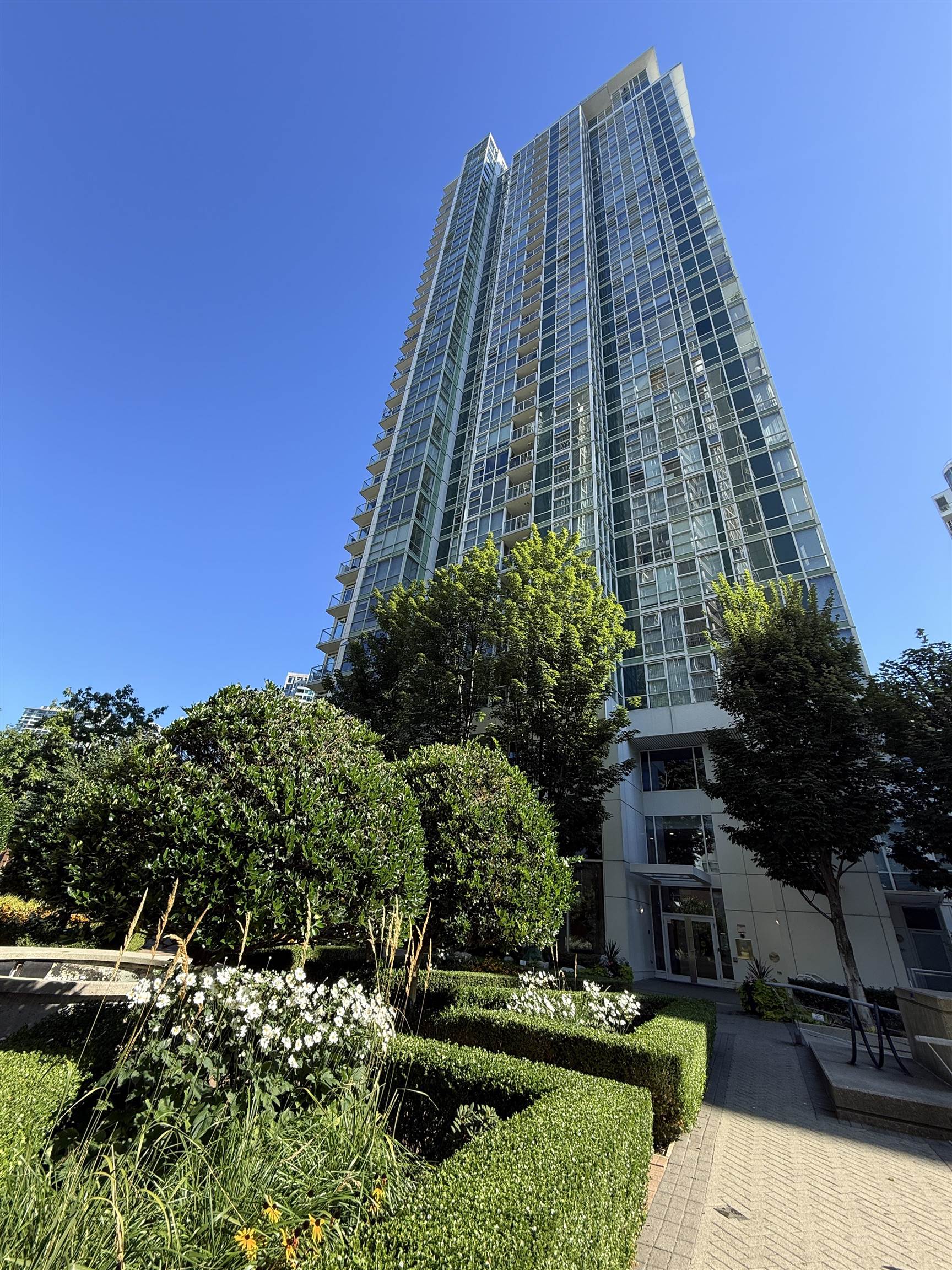 Unit 3305 - 193 Aquarius Mews, Vancouver 2