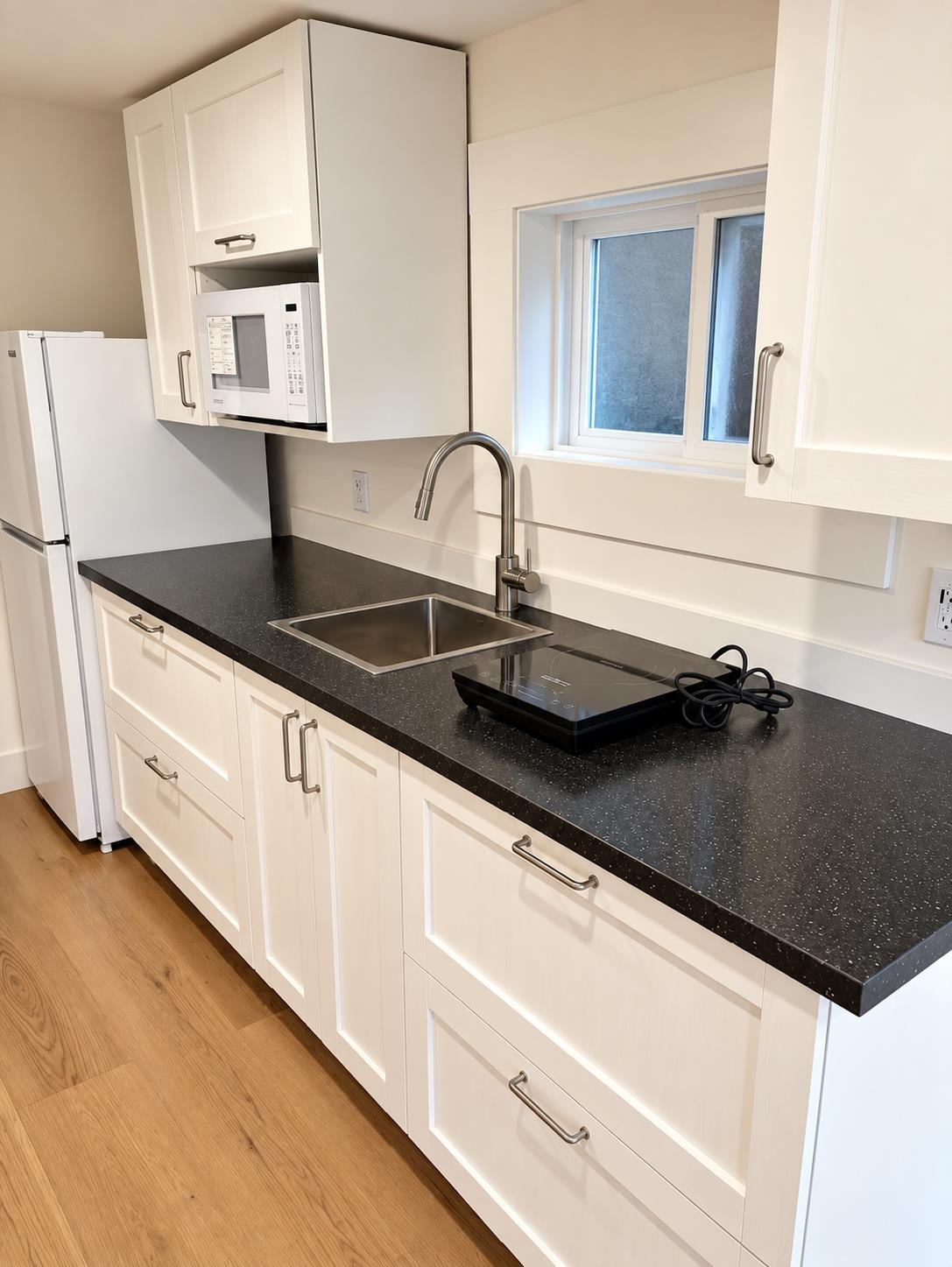 4147 W13th Ave, Vancouver 5