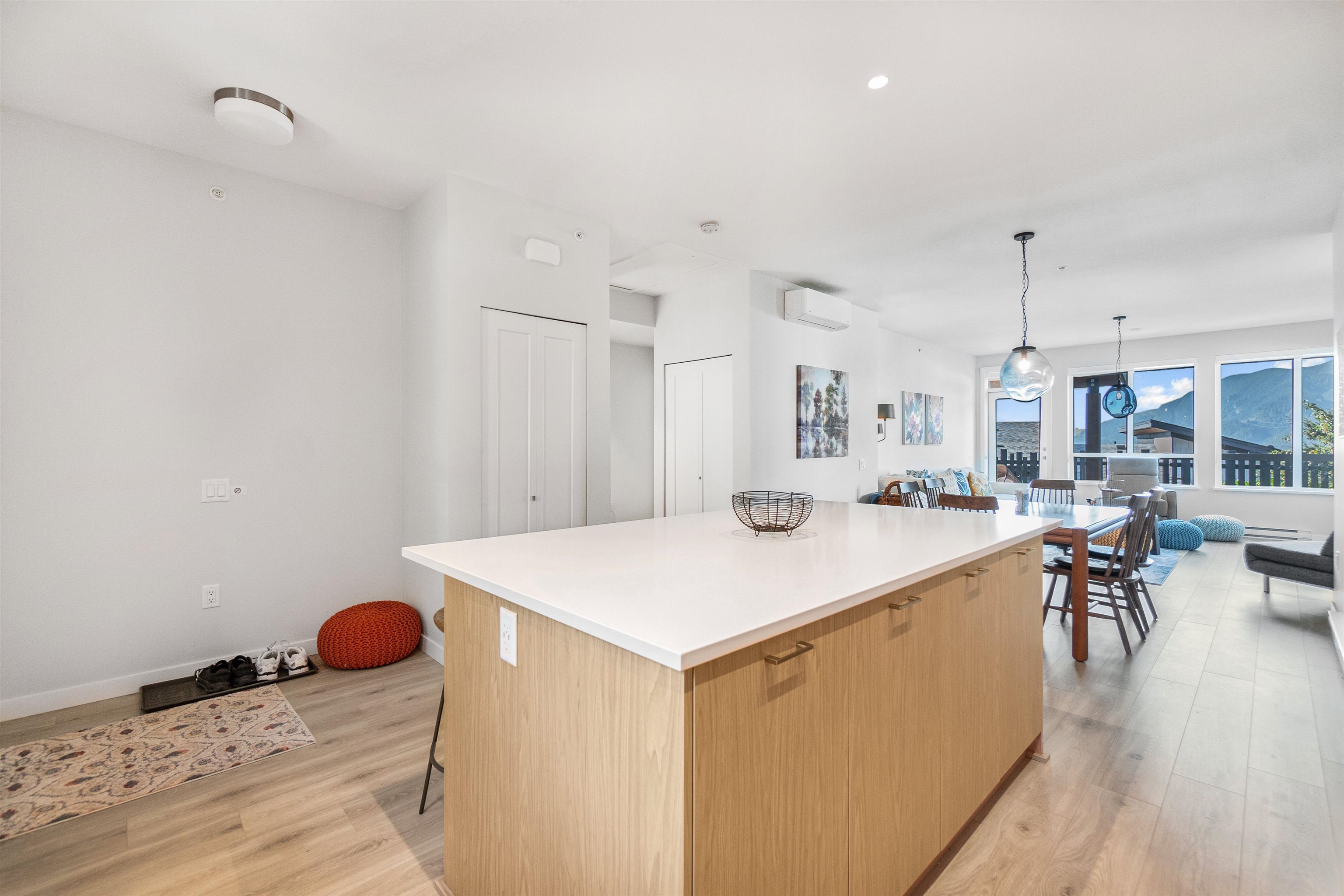 Unit 6 - 41215 Garibaldi Springs Way, Squamish 4
