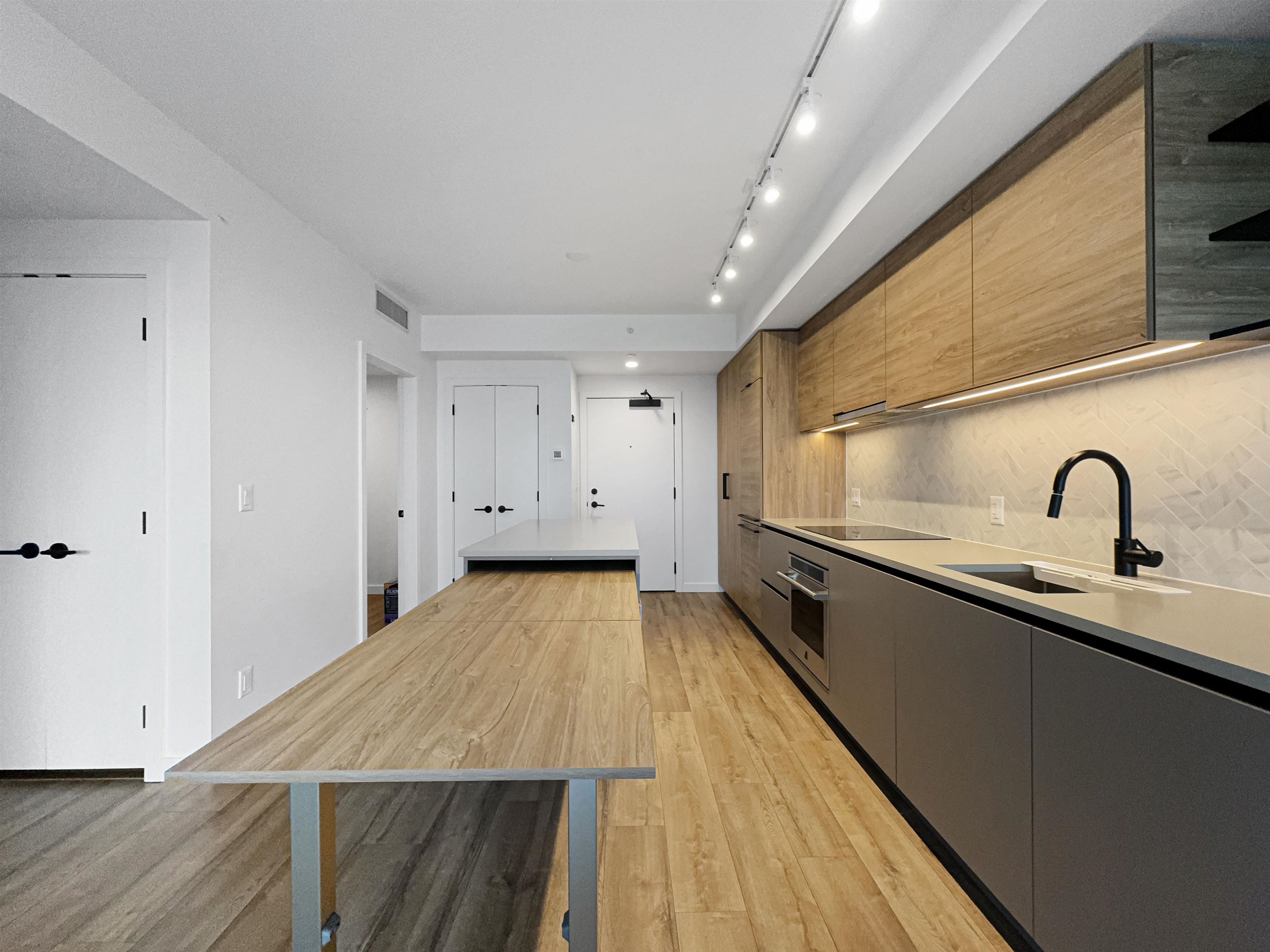Unit 17xx - 13428 105 Avenue, Surrey 3