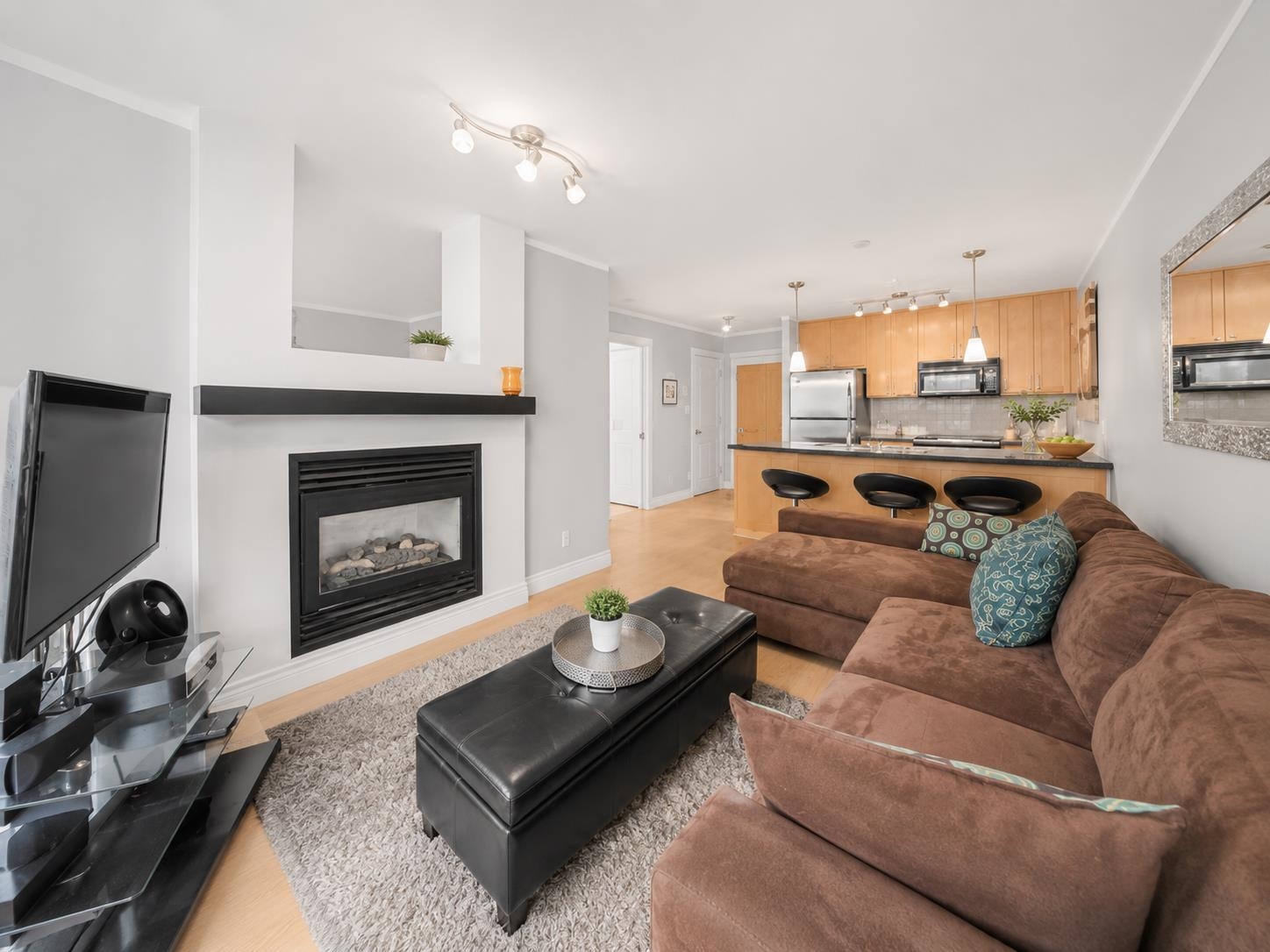 Unit 605 - 989 Richards Street, Vancouver 3