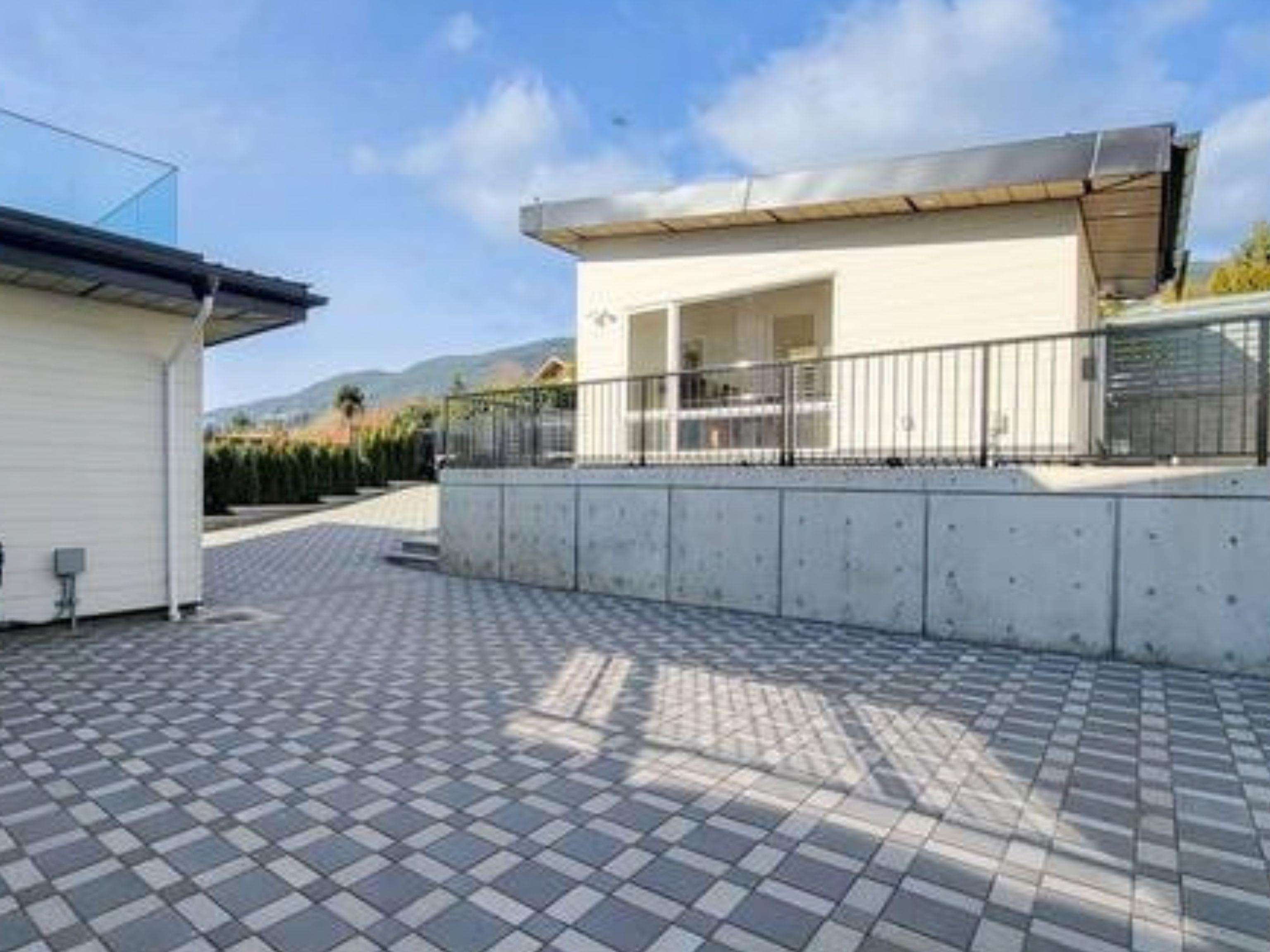 2141 Jefferson Avenue, West Vancouver 2