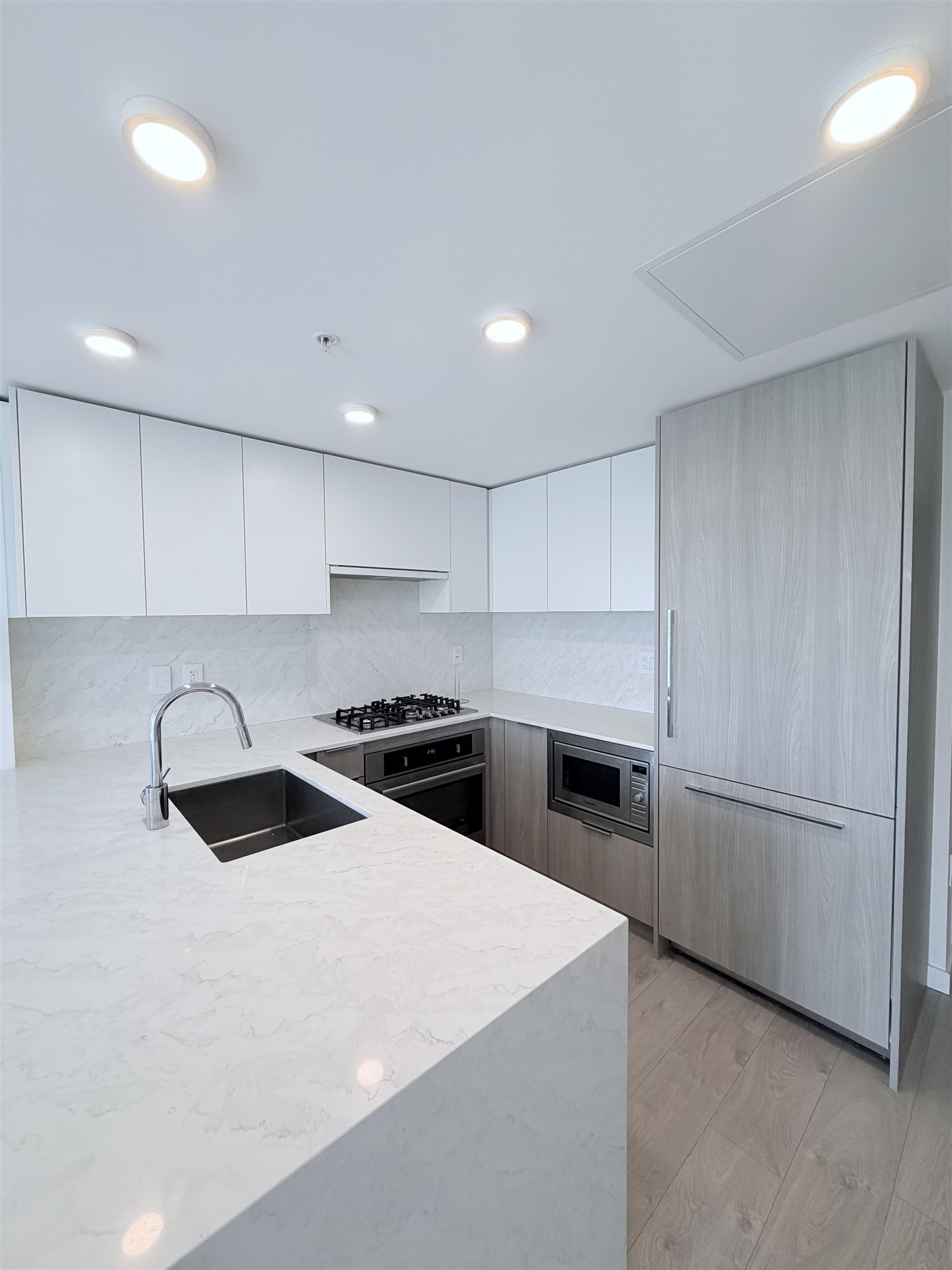 Unit 1303 - 10333 133 St, Surrey 3