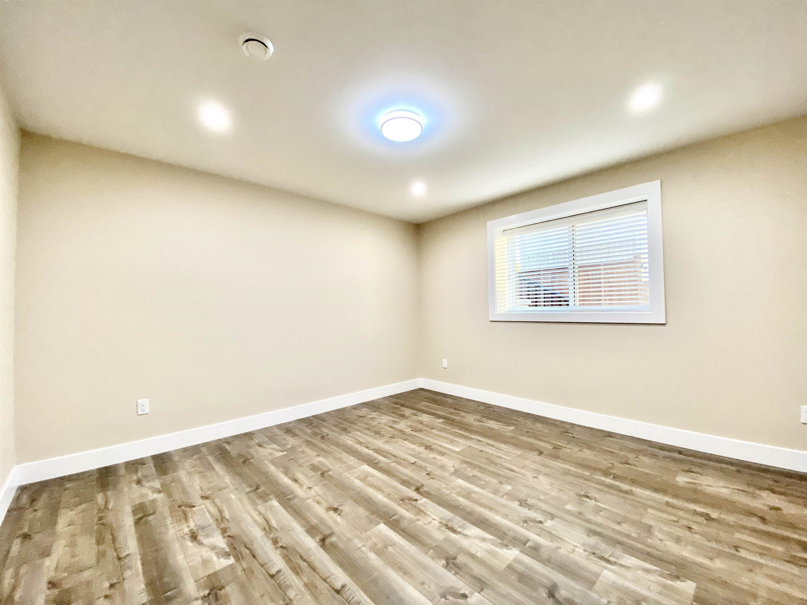 Unit Basement - 17XX Howard Avenue, Burnaby 5