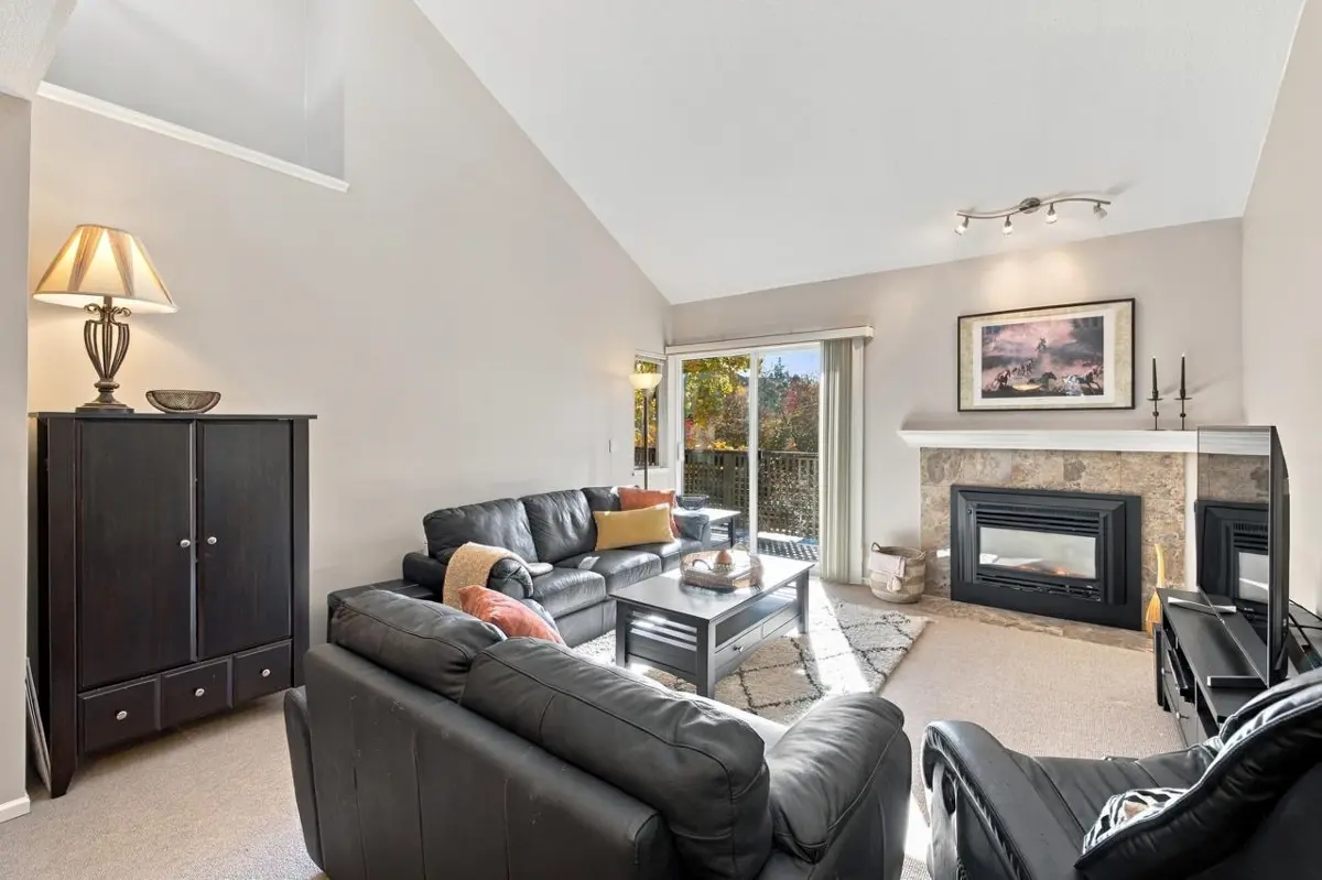 806 Roche Point Drive, North Vancouver, British Columbia V7H2T8 For ...