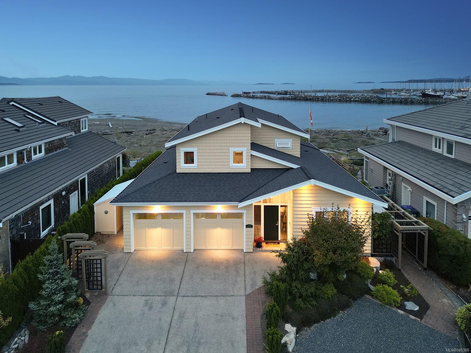 1755 Admiral Tryon Blvd, French Creek, British Columbia V9P2V2 Sold