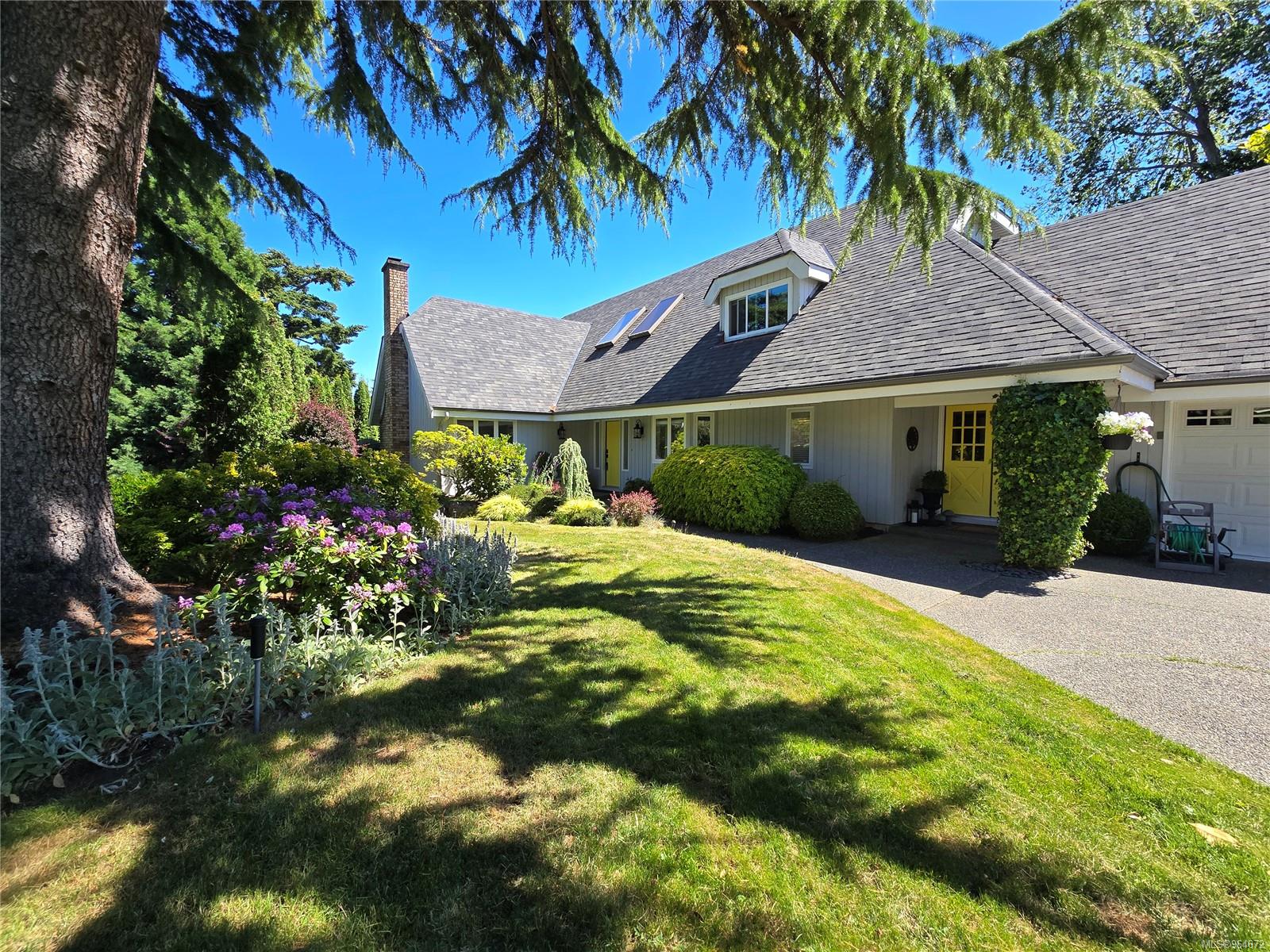 4394 Shore Way, Saanich, British Columbia V8N3T9 For Sale HouseSigma