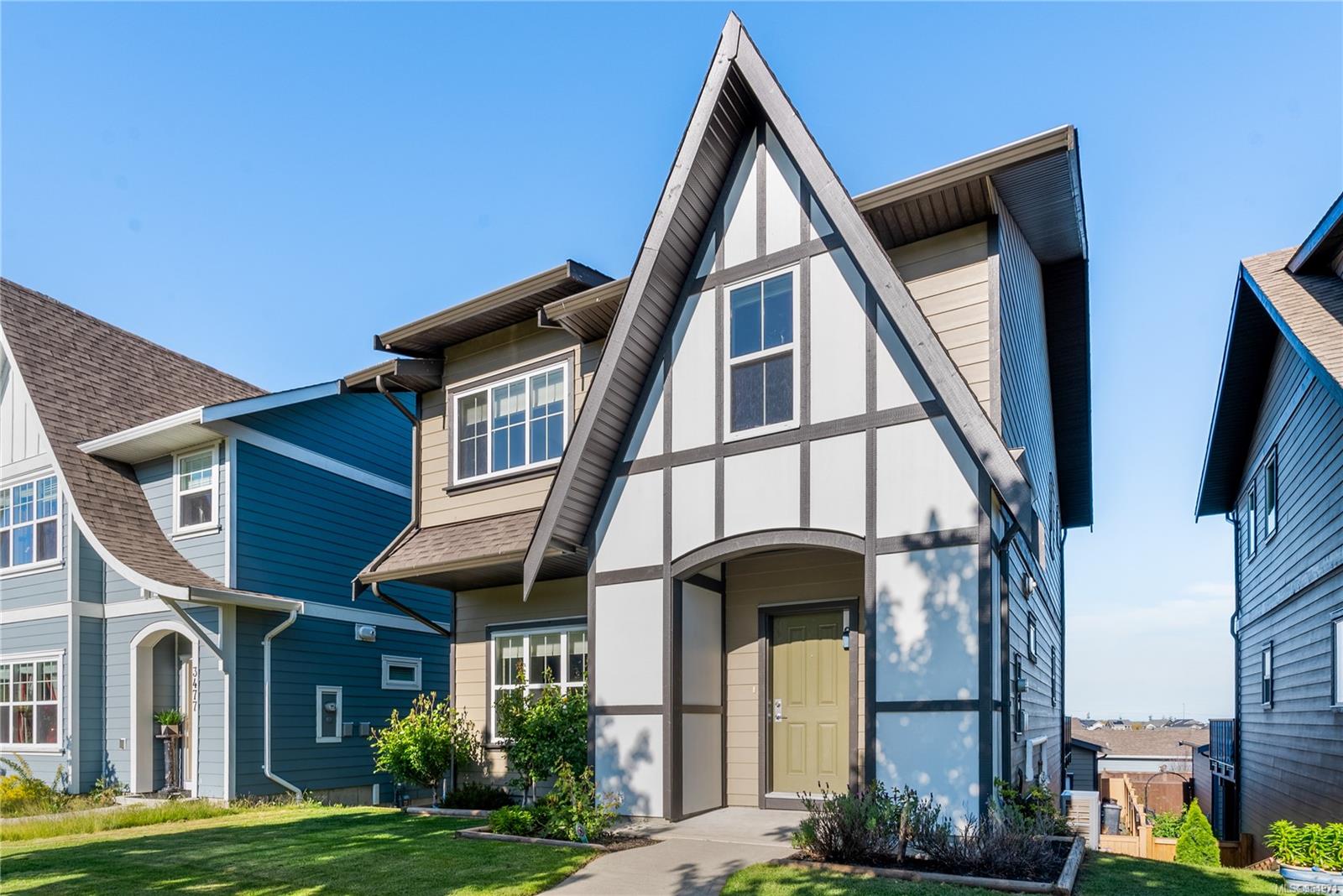 3481 Ryder Hesjedal Way, Colwood, British Columbia V9C0J6 For Sale