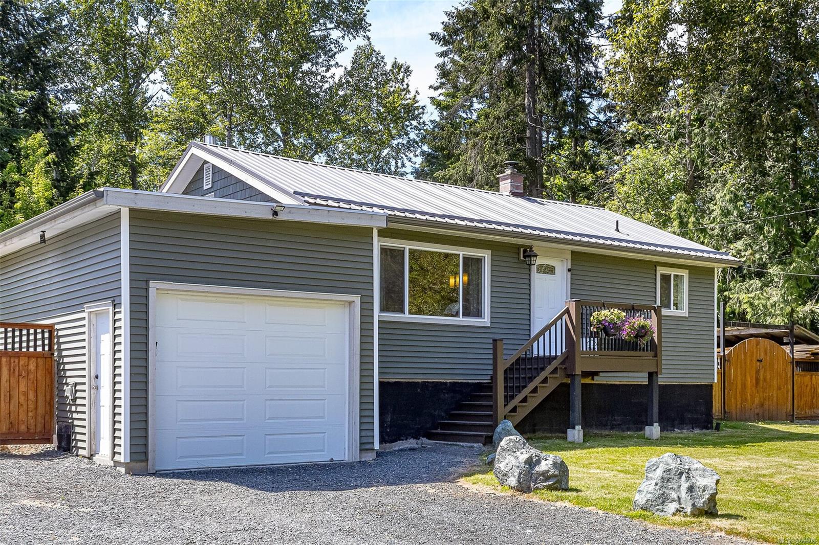 8206 Crofton Rd, Crofton, British Columbia V0R1R0 For Sale HouseSigma